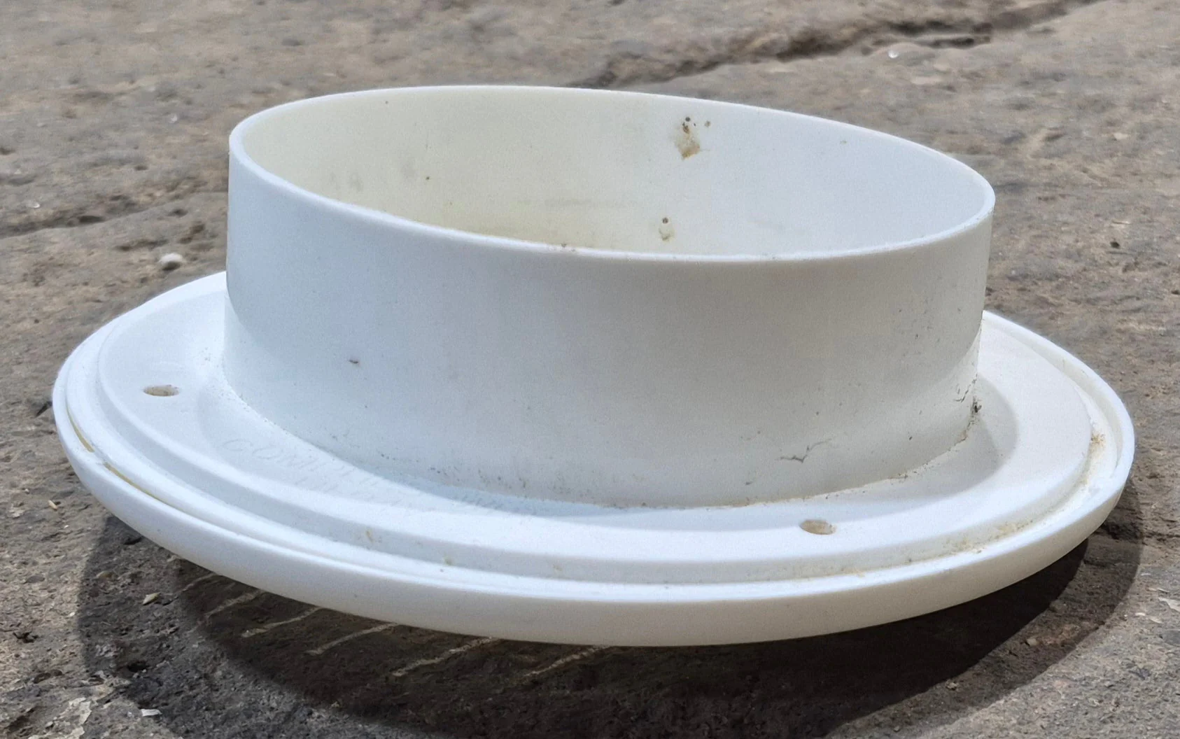 Used Single 5” Off White A/C Ducting- Single - Image 4