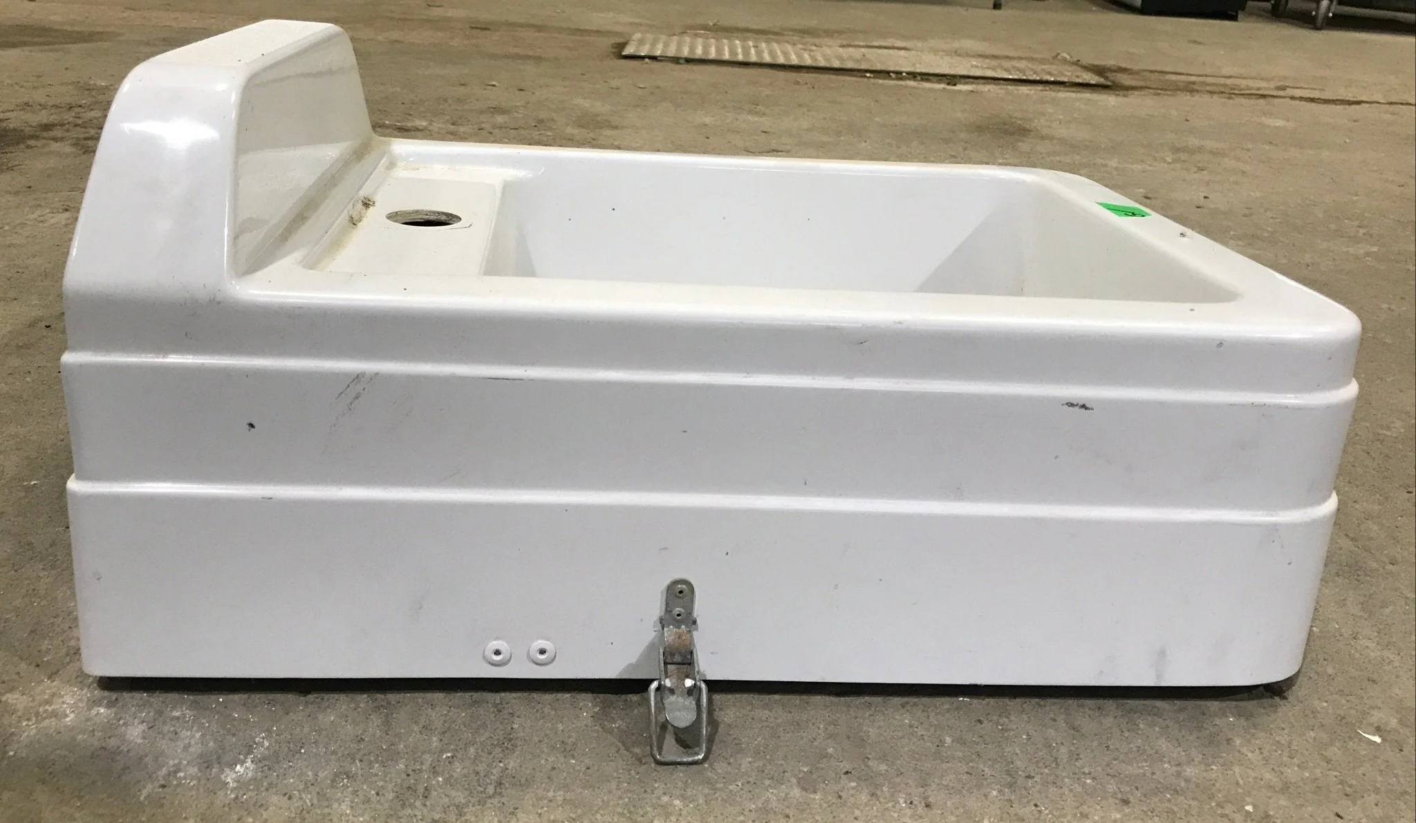 Used Single Kitchen Sink 21 1/2” L X 14 3/4" W - Image 5