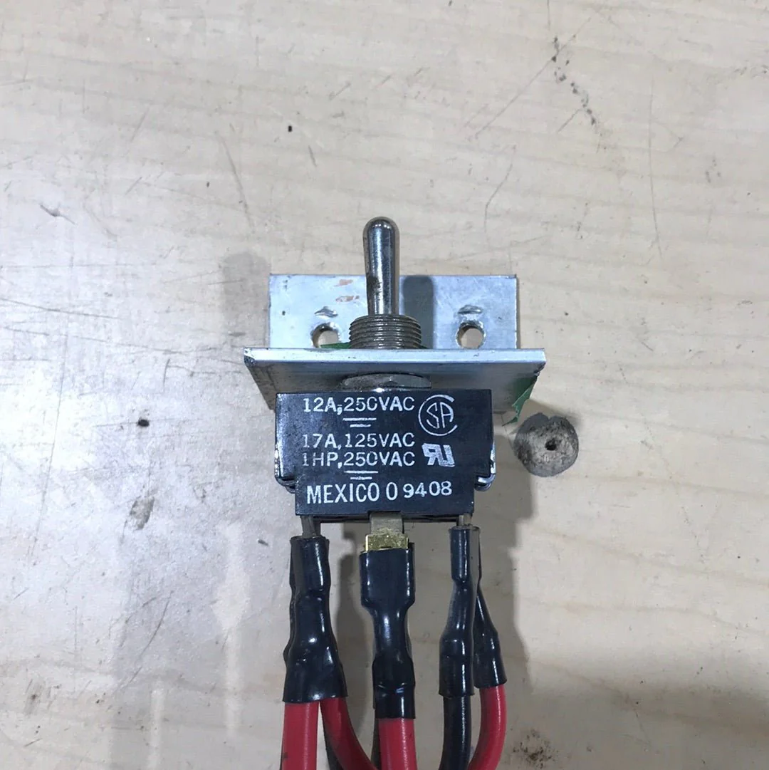 Used Single Landing Gear Legs Toggle Switch - Image 2