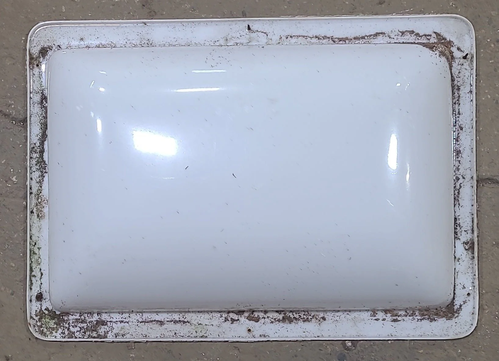 Used Skylight 17 1/4" X 23 3/4" - Image 4