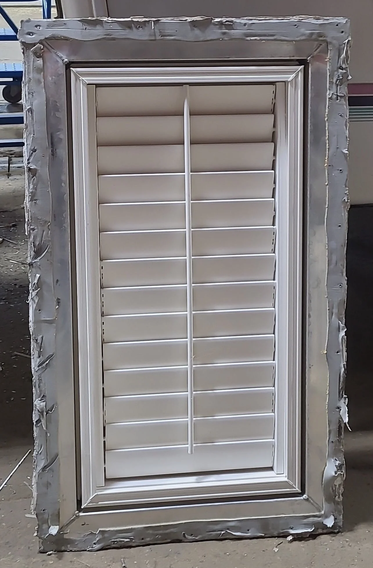 Used Skylight 17 3/4" X 33 3/4" (with inner skylight) - Image 3