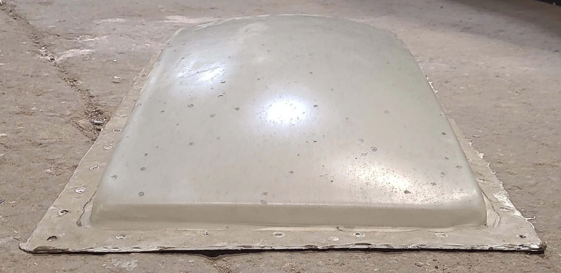 Used Skylight 17 5/8" X 33 3/8" - Image 3