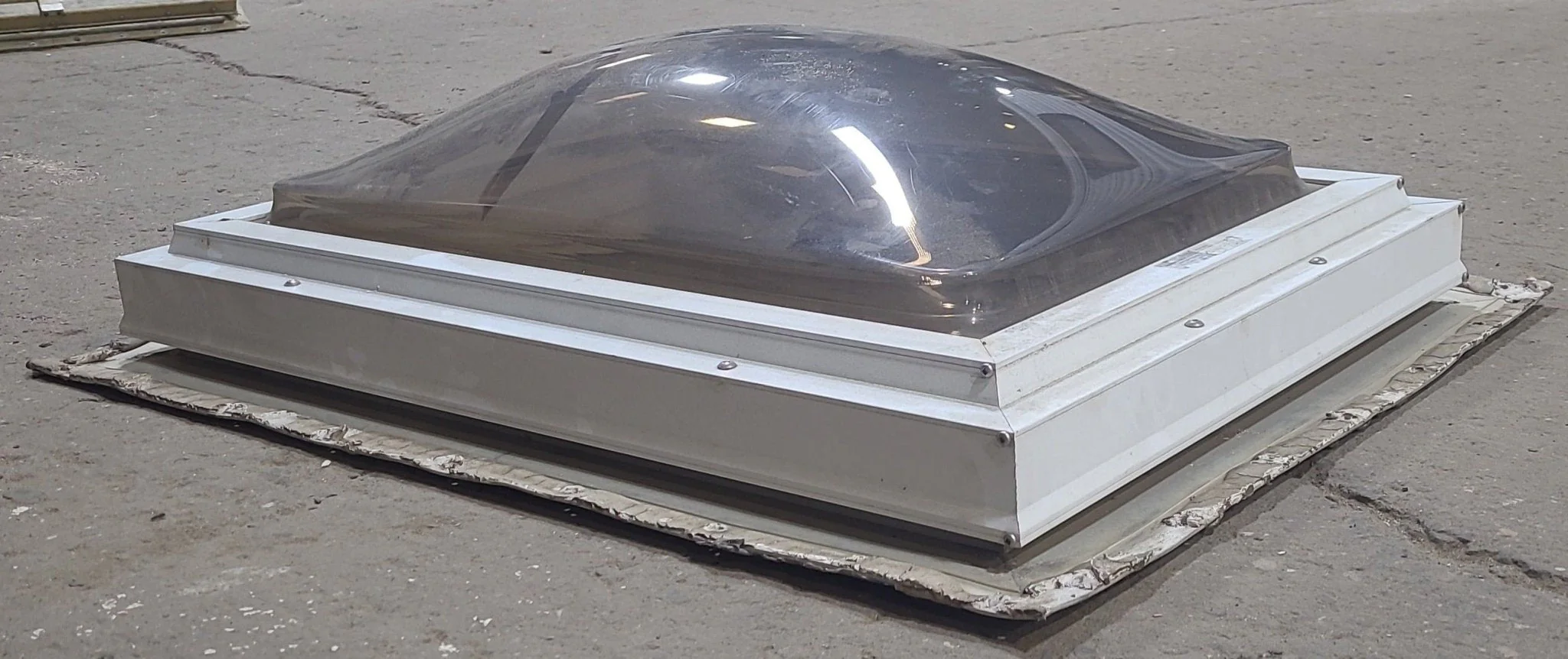 Used Skylight 23 1/2" X 31 1/4" (with inner skylight) - Image 2