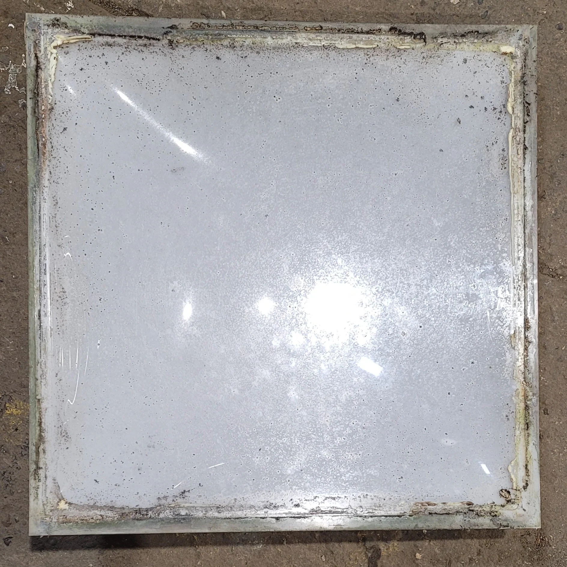 Used Skylight 24" X 24" - Image 3