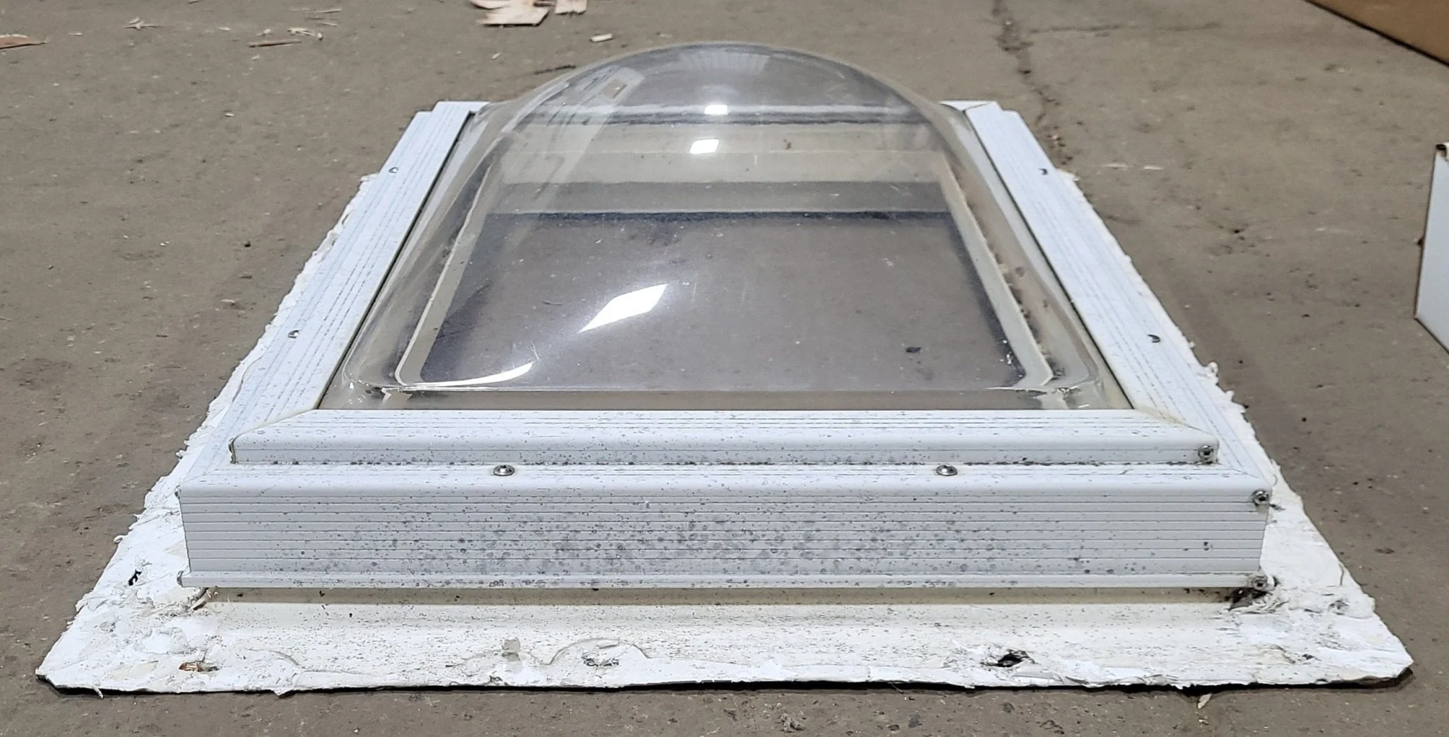 Used Skylight 31 1/2" X 23 1/2" (with inner skylight) - Image 2
