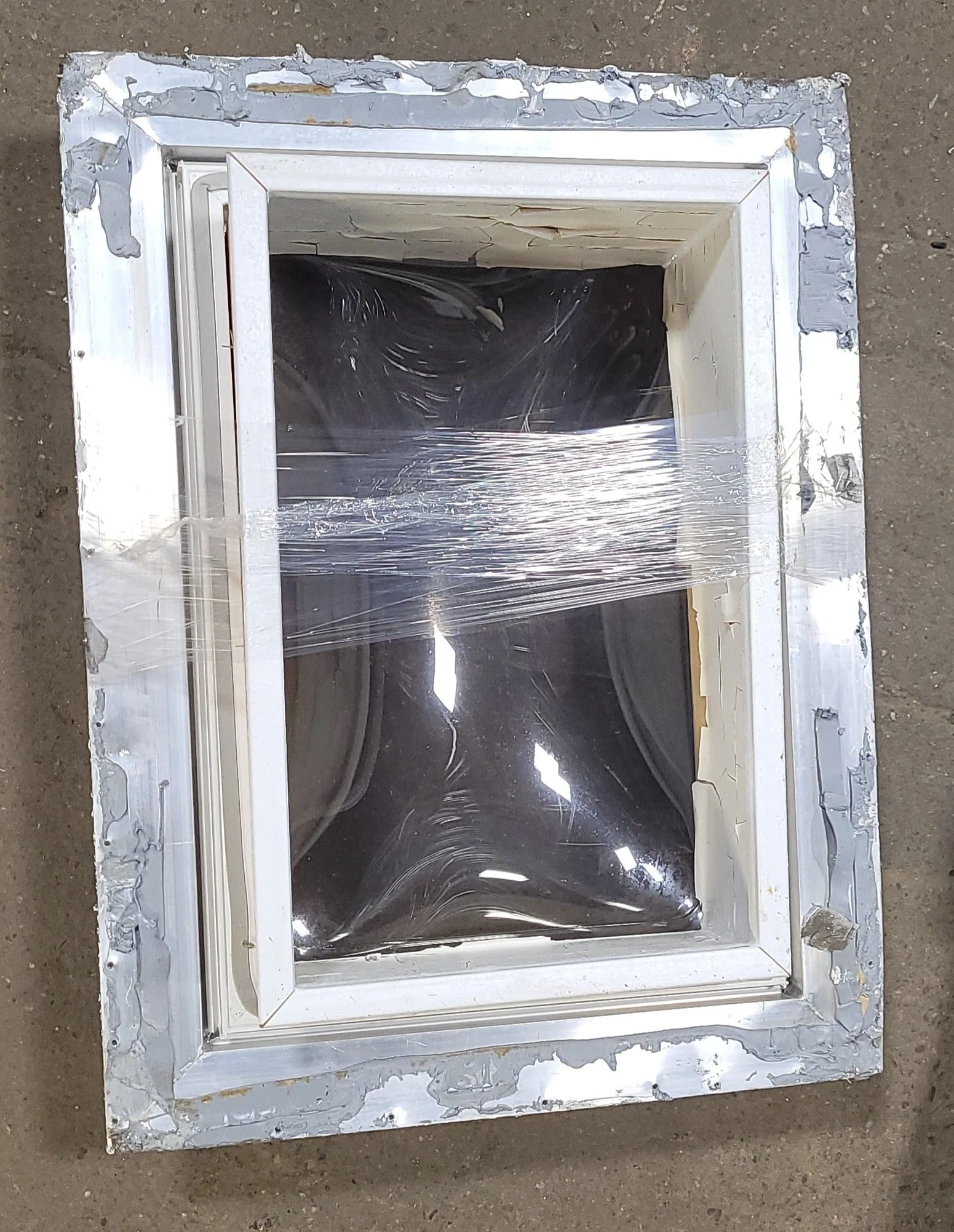 Used Skylight 31 1/4" X 23 1/2" (with inner skylight) - Image 2