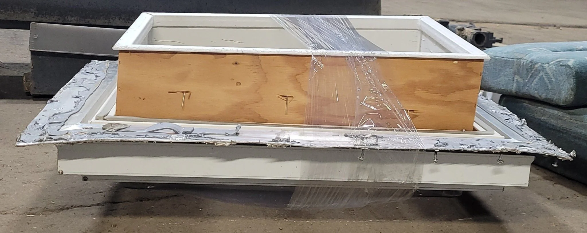 Used Skylight 31 1/4" X 23 1/2" (with inner skylight) - Image 5