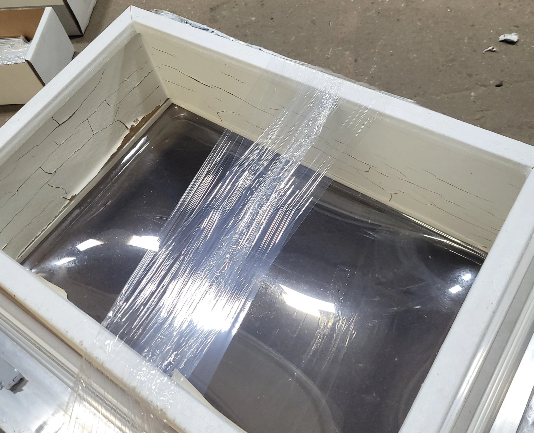 Used Skylight 31 1/4" X 23 1/2" (with inner skylight) - Image 9