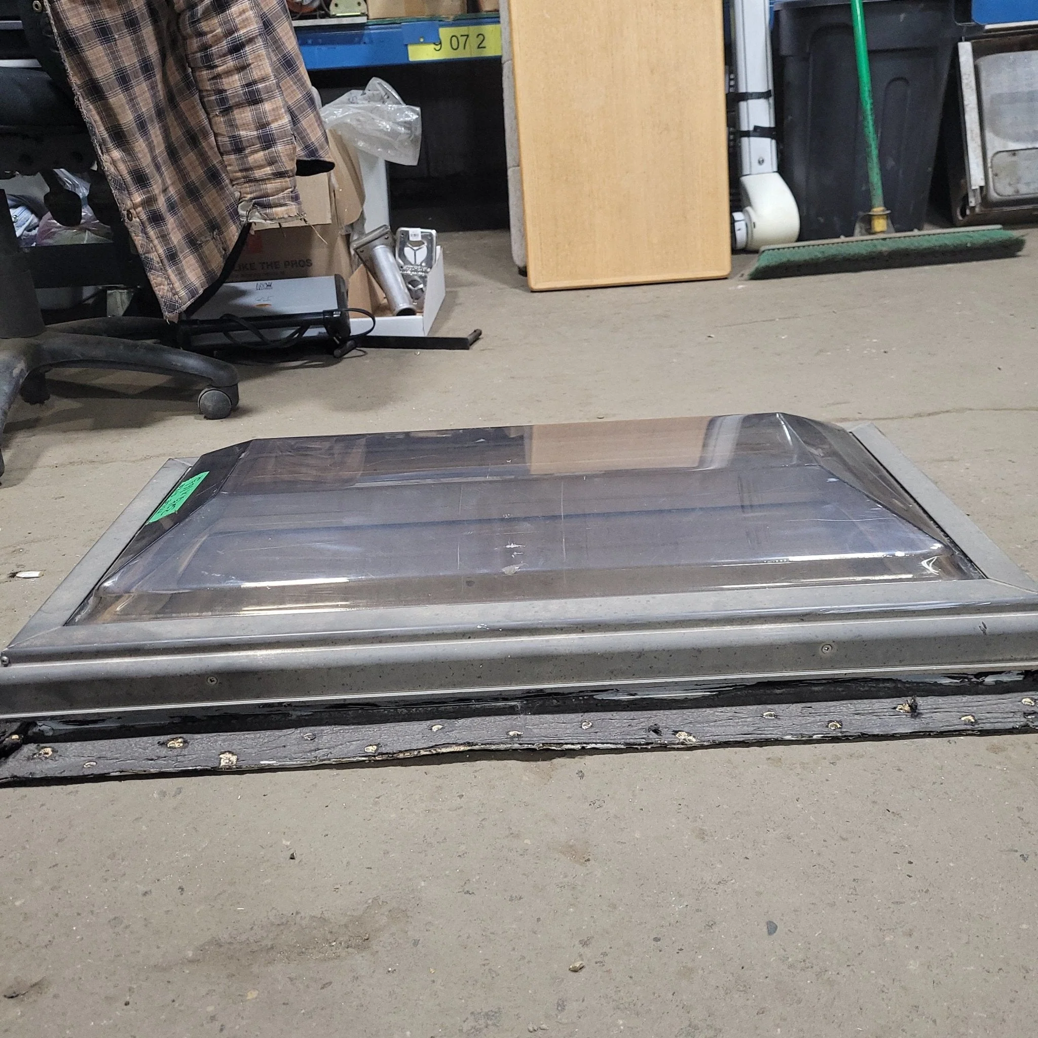 Used Skylight 39 1/2" X 23 1/2" (with inner skylight) - Image 3