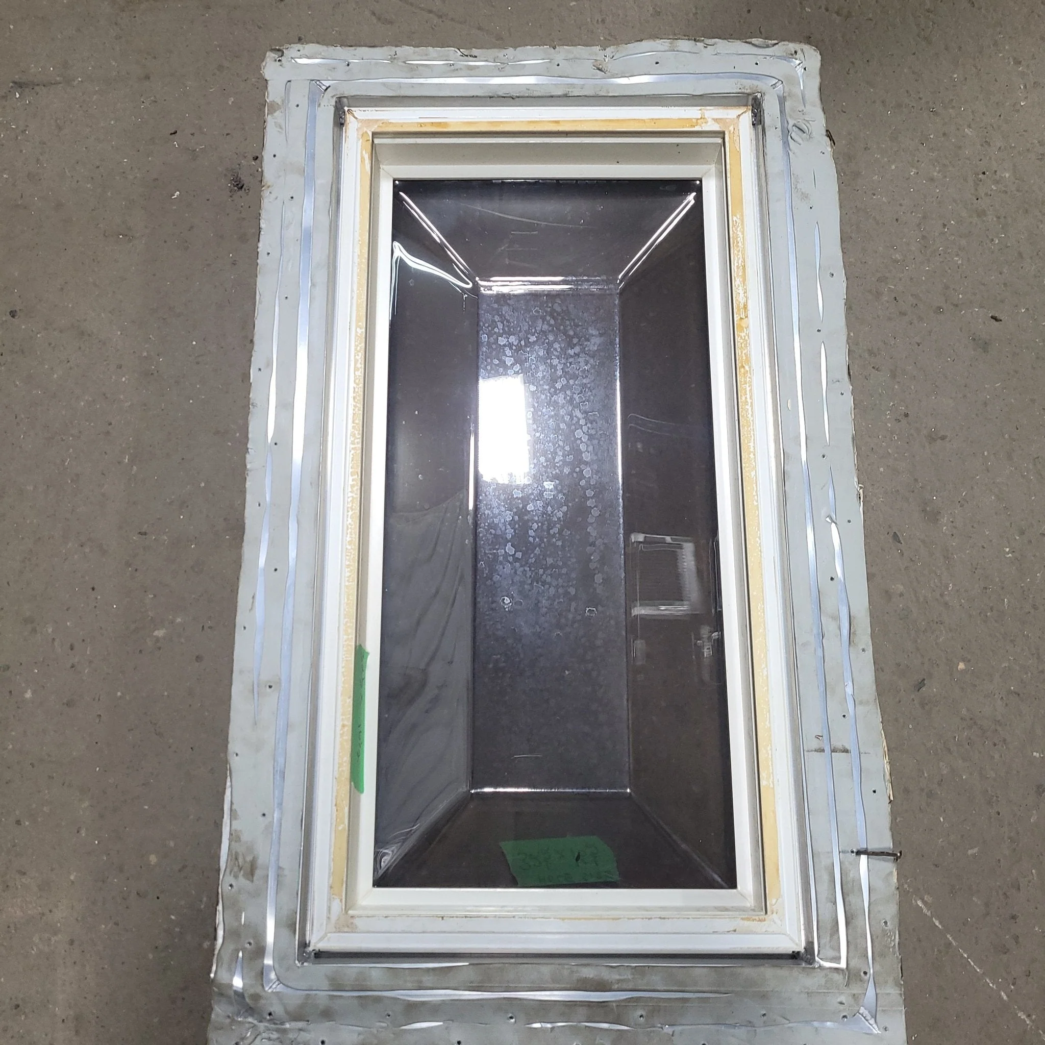 Used Skylight 39 1/2" X 23 1/2" (with inner skylight) - Image 4