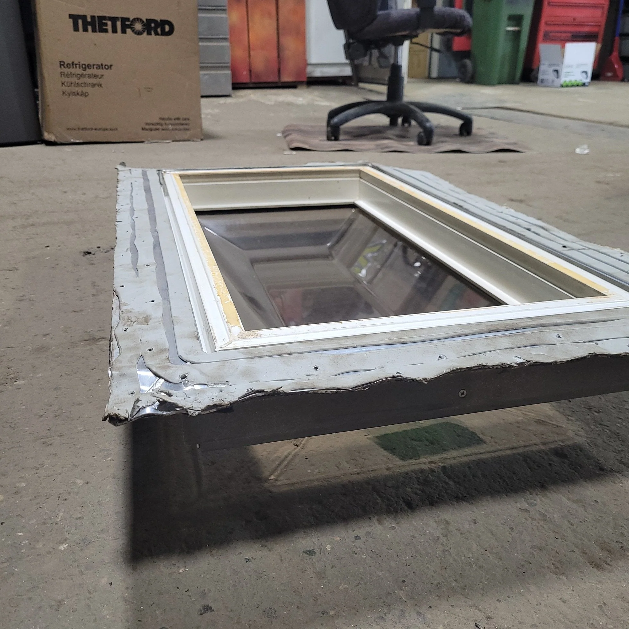 Used Skylight 39 1/2" X 23 1/2" (with inner skylight) - Image 5