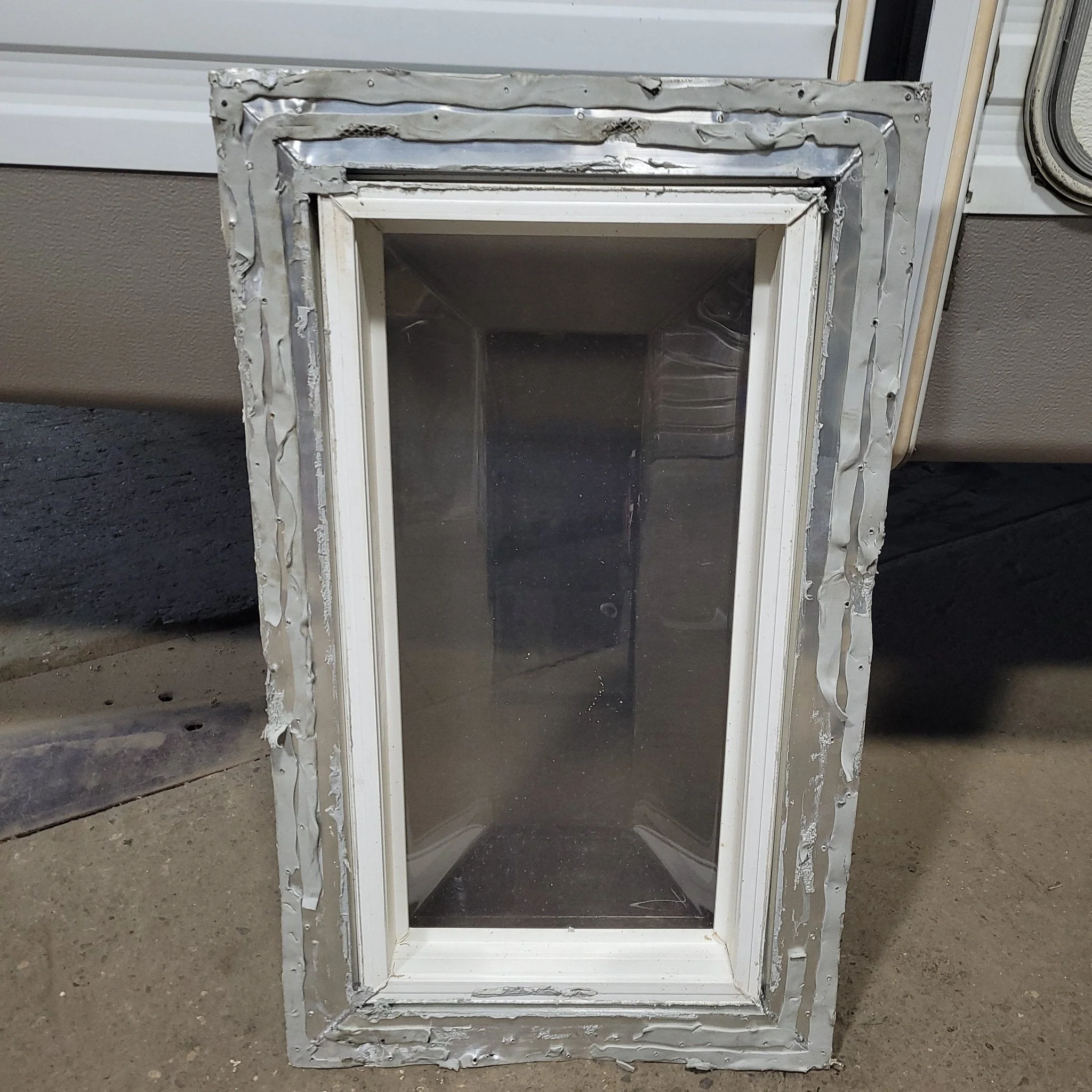 Used Skylight 40" X 24" (with inner skylight) - Image 3