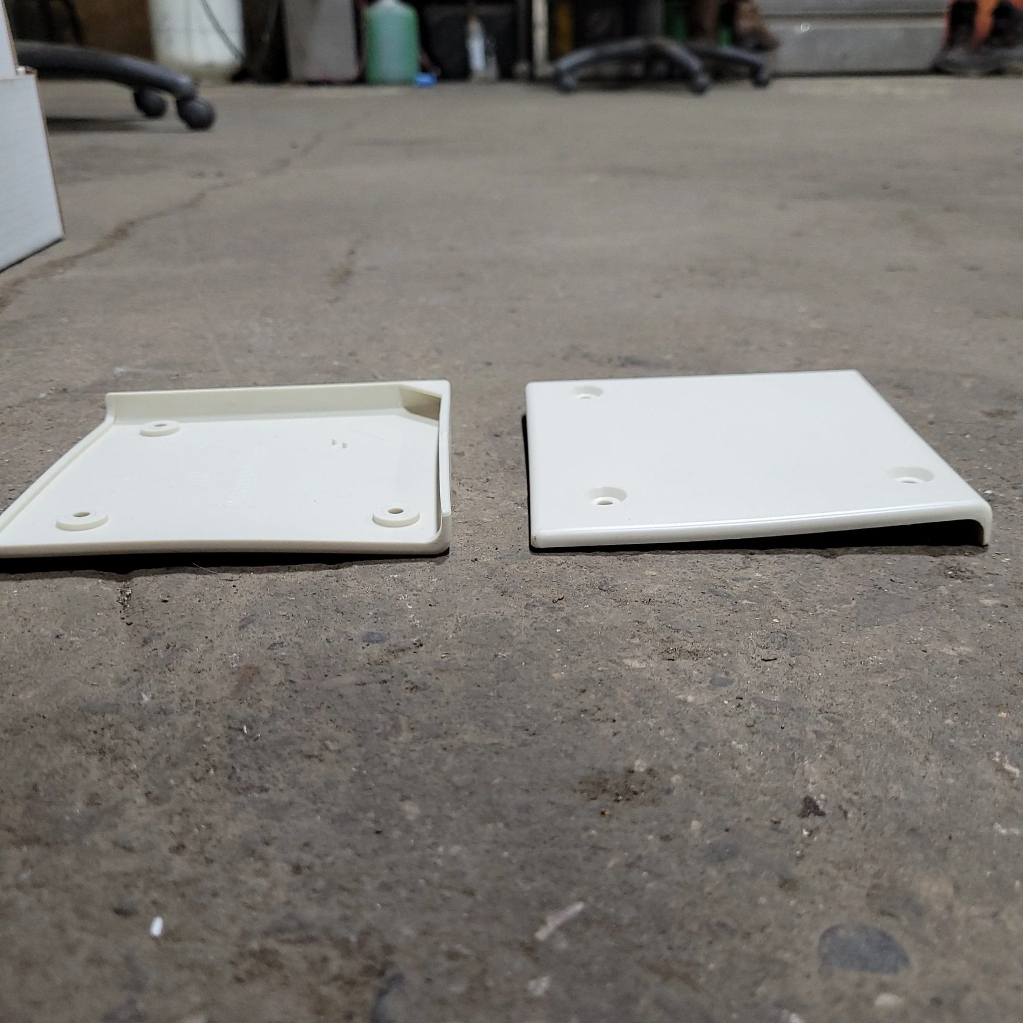 Used Slide-Out Extrusion Cover - Image 2