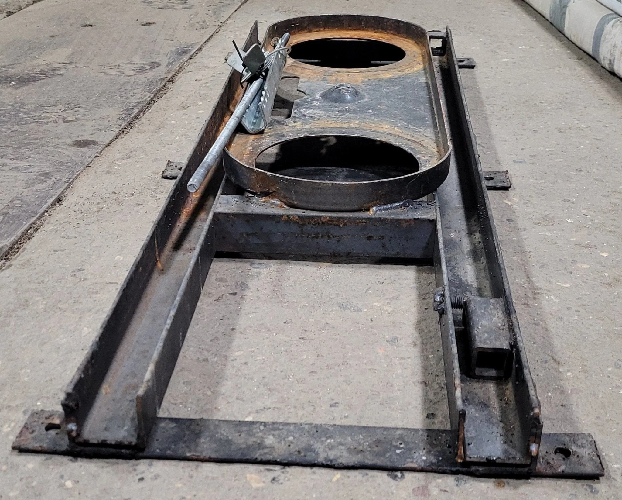 Used Sliding Propane Rack/ Holder 30LB Double - Image 3