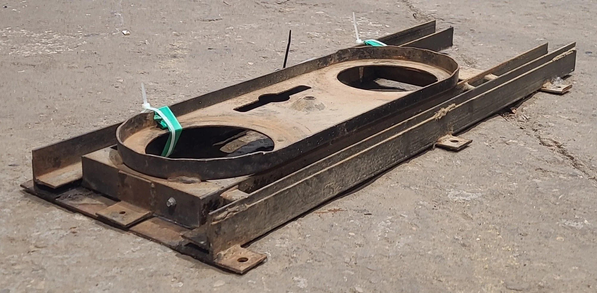 Used Sliding Propane Rack/ Holder 30LB Double - Image 3