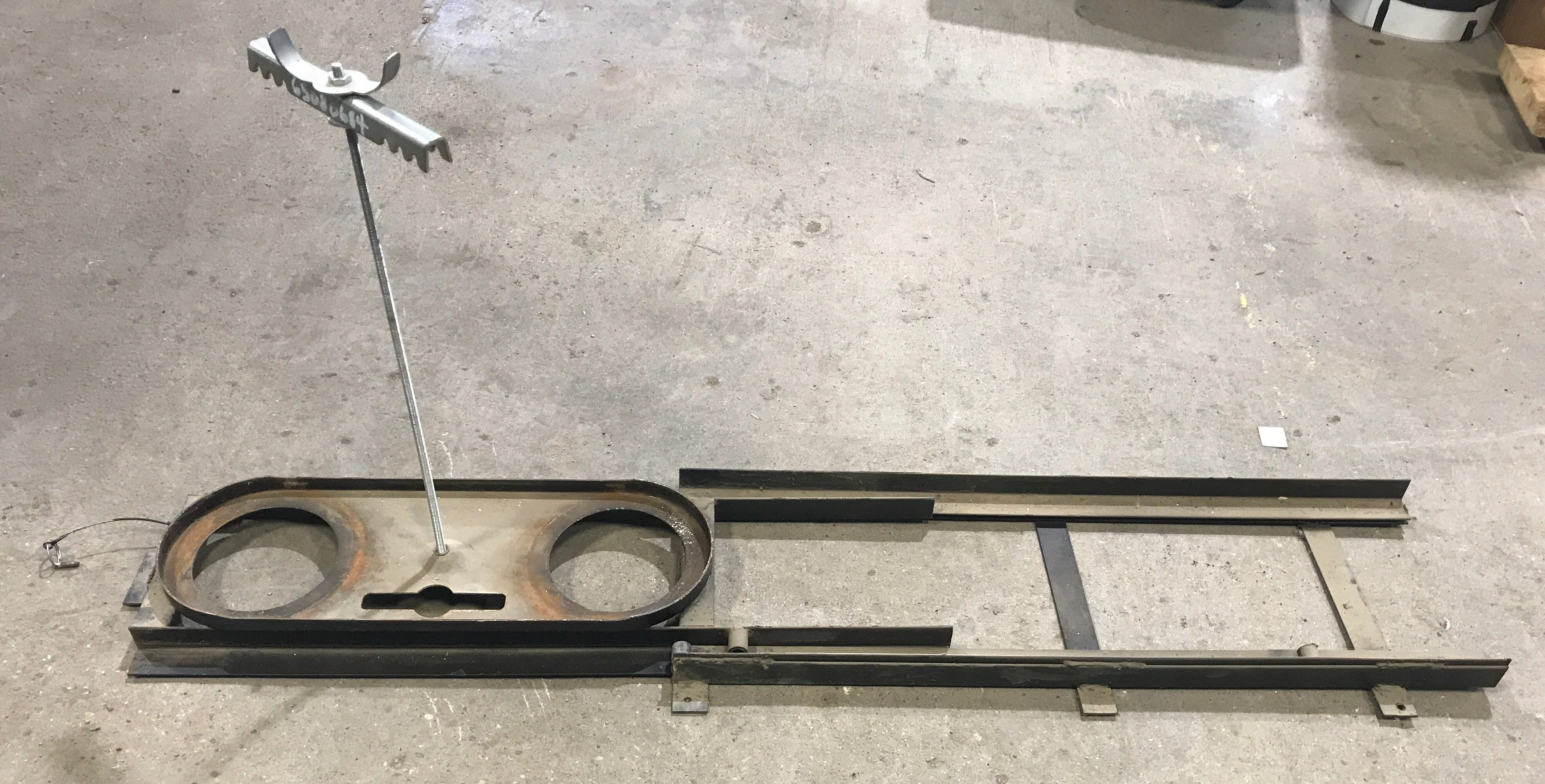 Used Sliding Propane Rack/ Holder 30LB Double - Image 2
