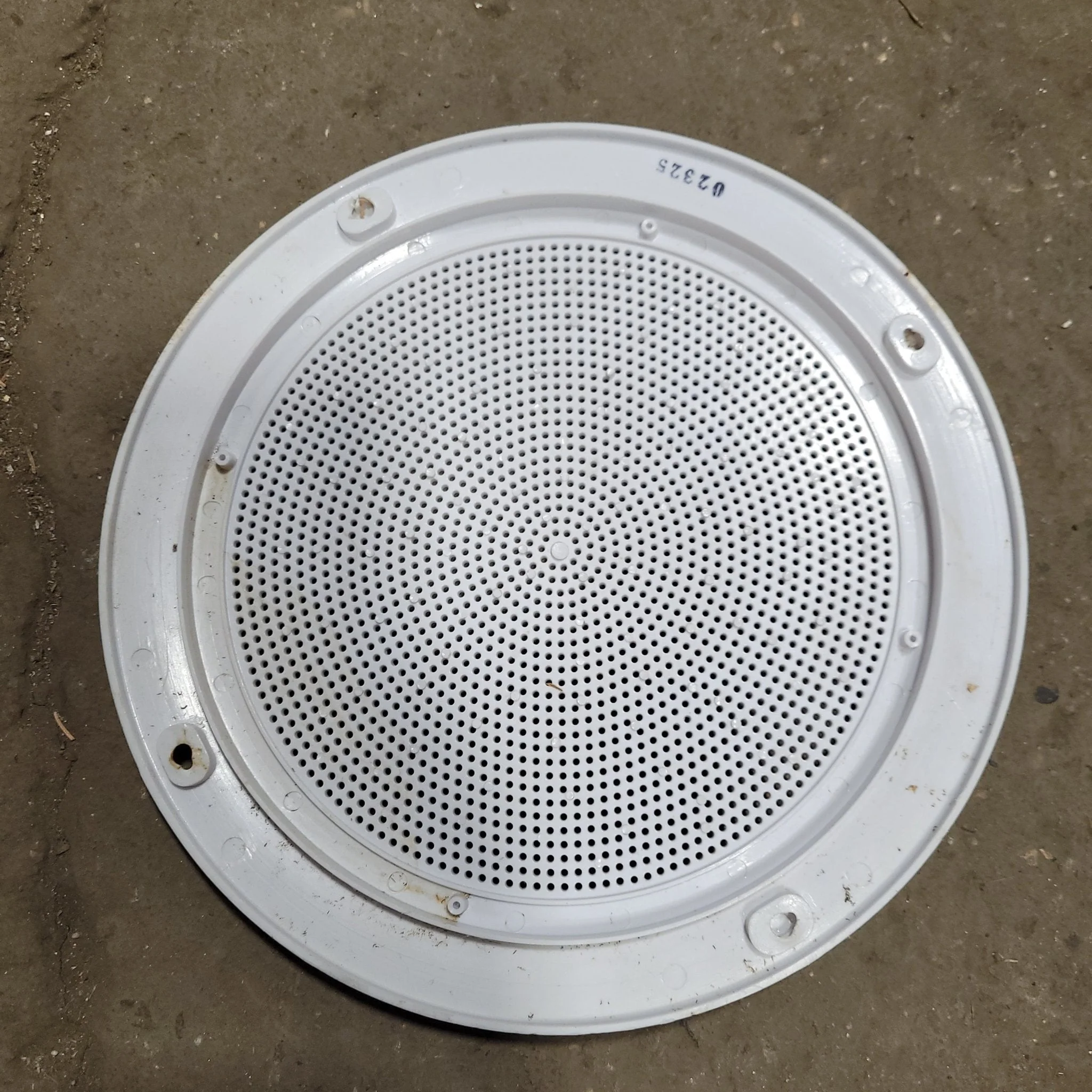 Used Speaker cover 10", screw on style - Image 2
