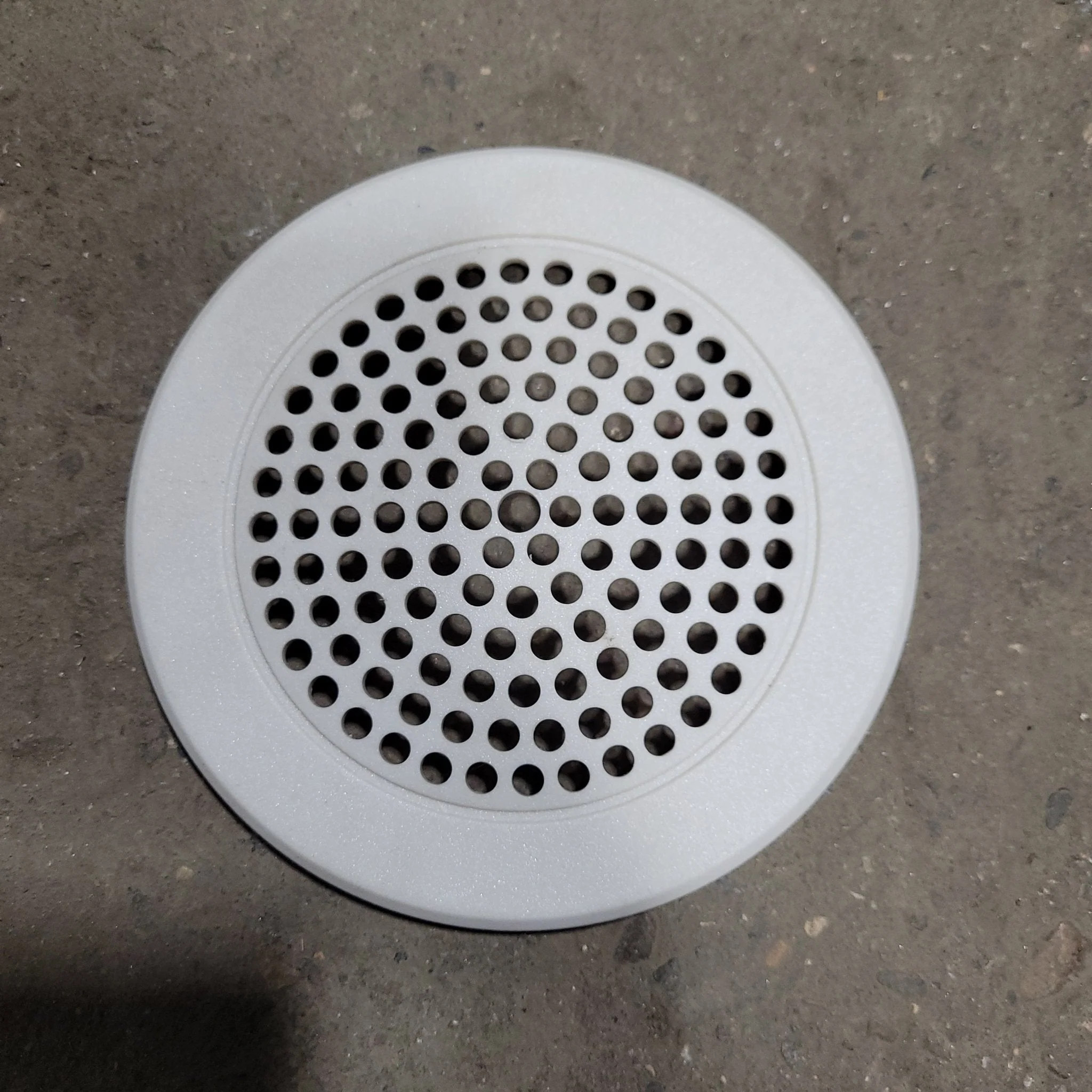 Used Speaker cover 6", snap on style