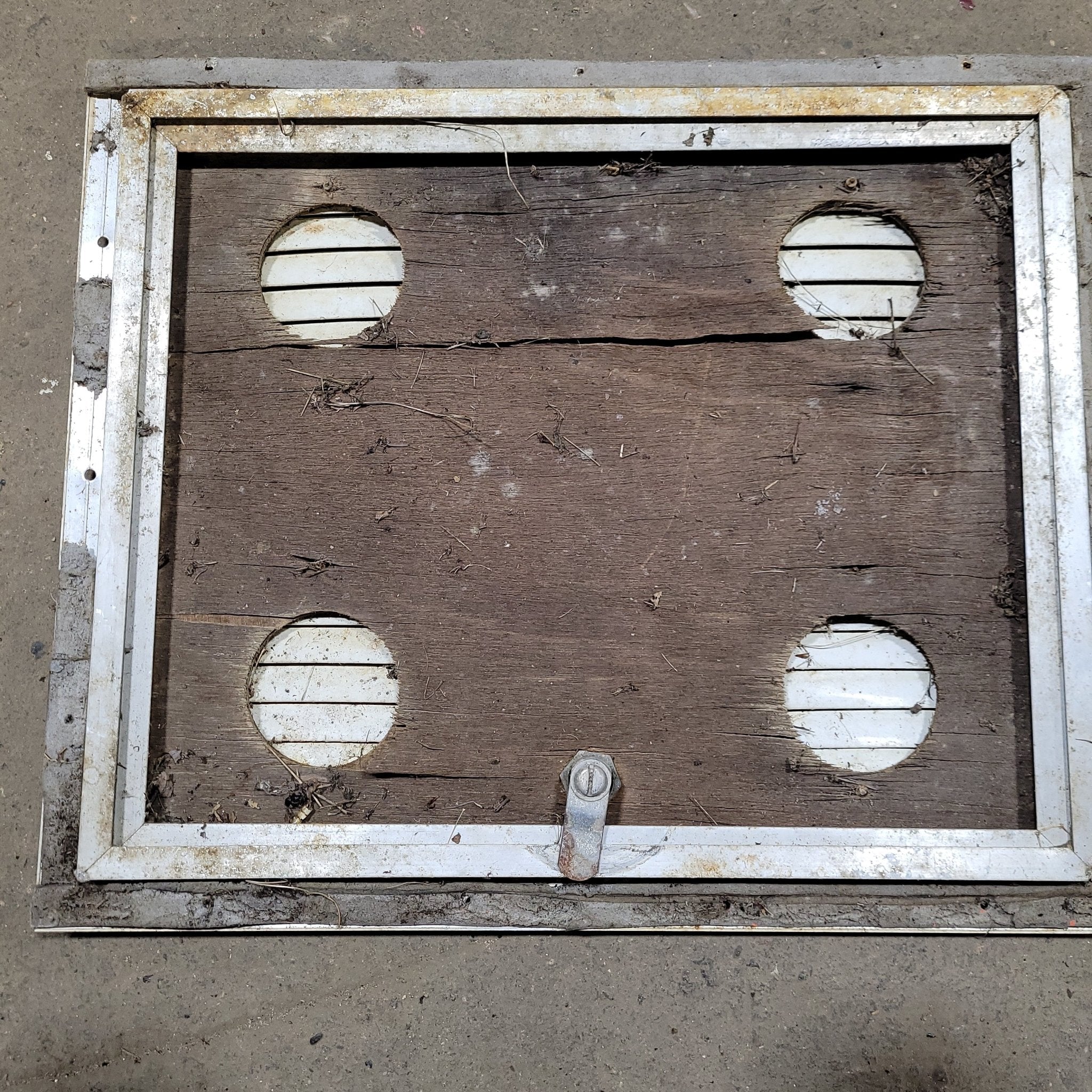 Used Square Corner Propane Cargo Door 15 3/4" x 12 3/4" X 1/2" D - Image 2