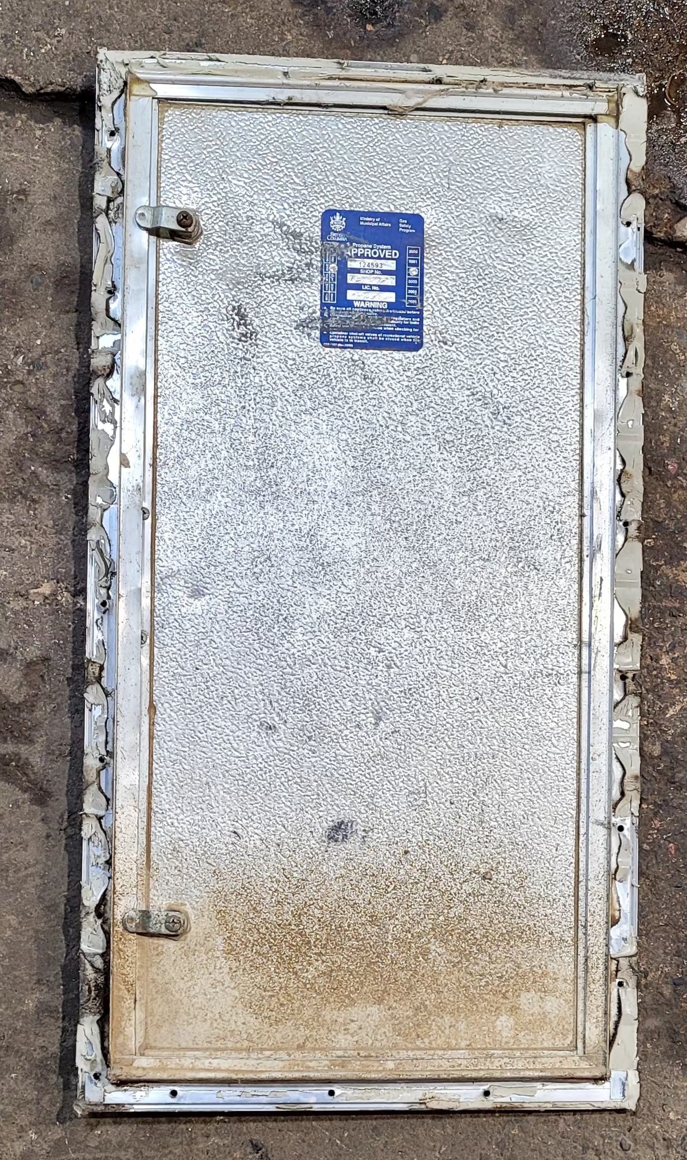 Used Square Propane/ Cornered Cargo Door 14 1/4" x 29" x 3/4" D - Image 4