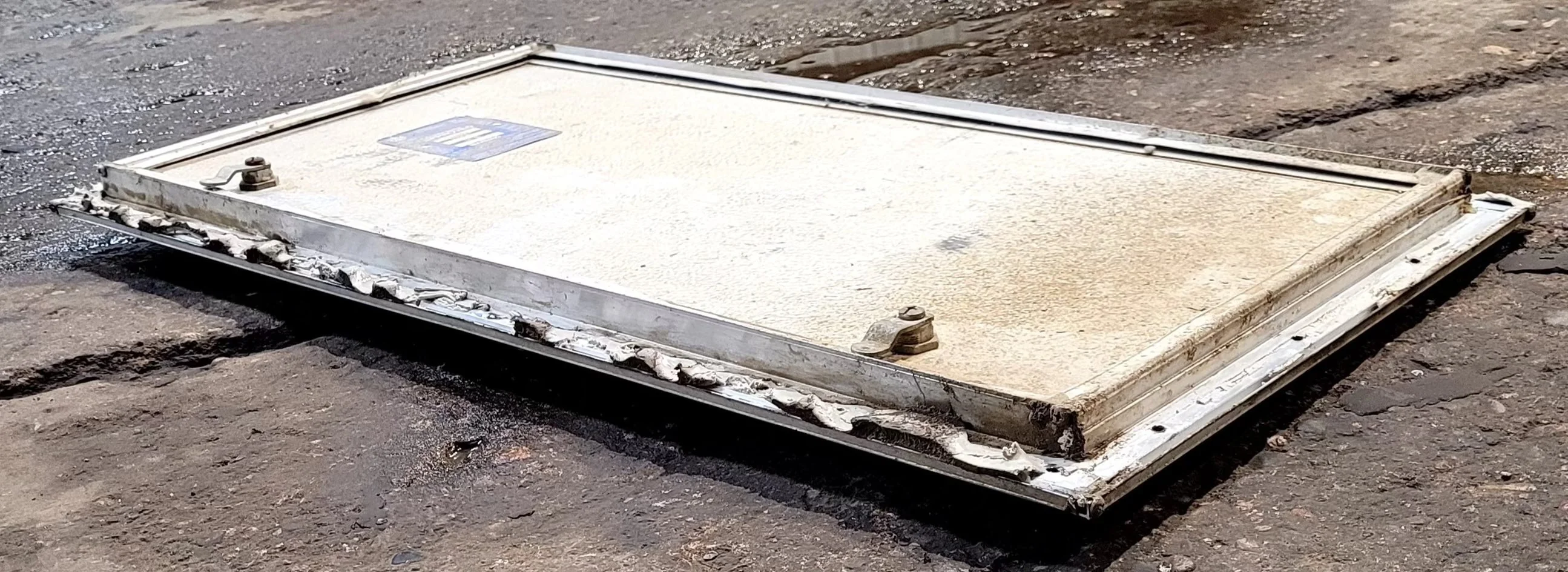 Used Square Propane/ Cornered Cargo Door 14 1/4" x 29" x 3/4" D - Image 5