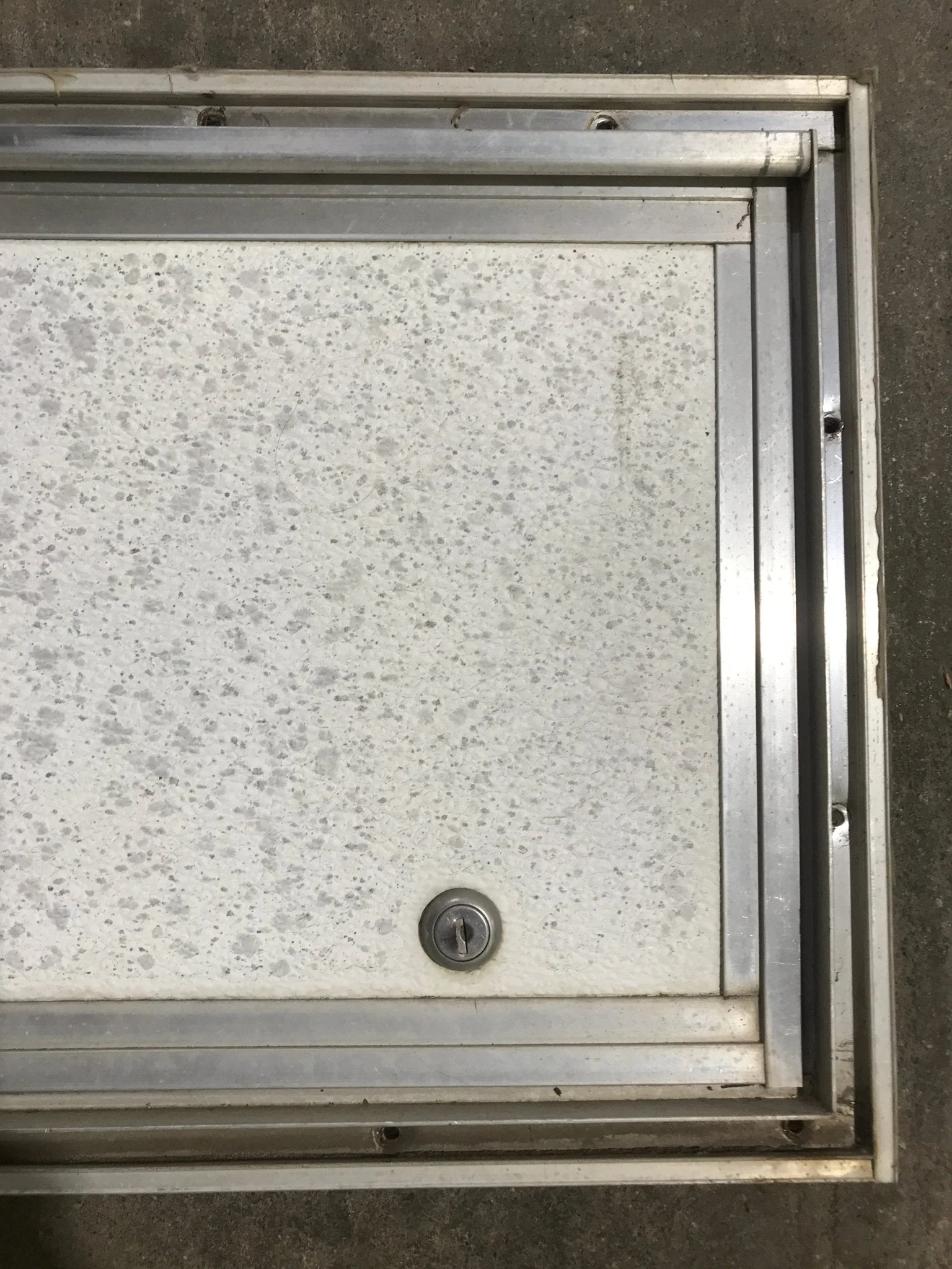 Used Square Cornered Cargo Door - 15 1/2" x 10 1/2" x 3/4" D - Image 3