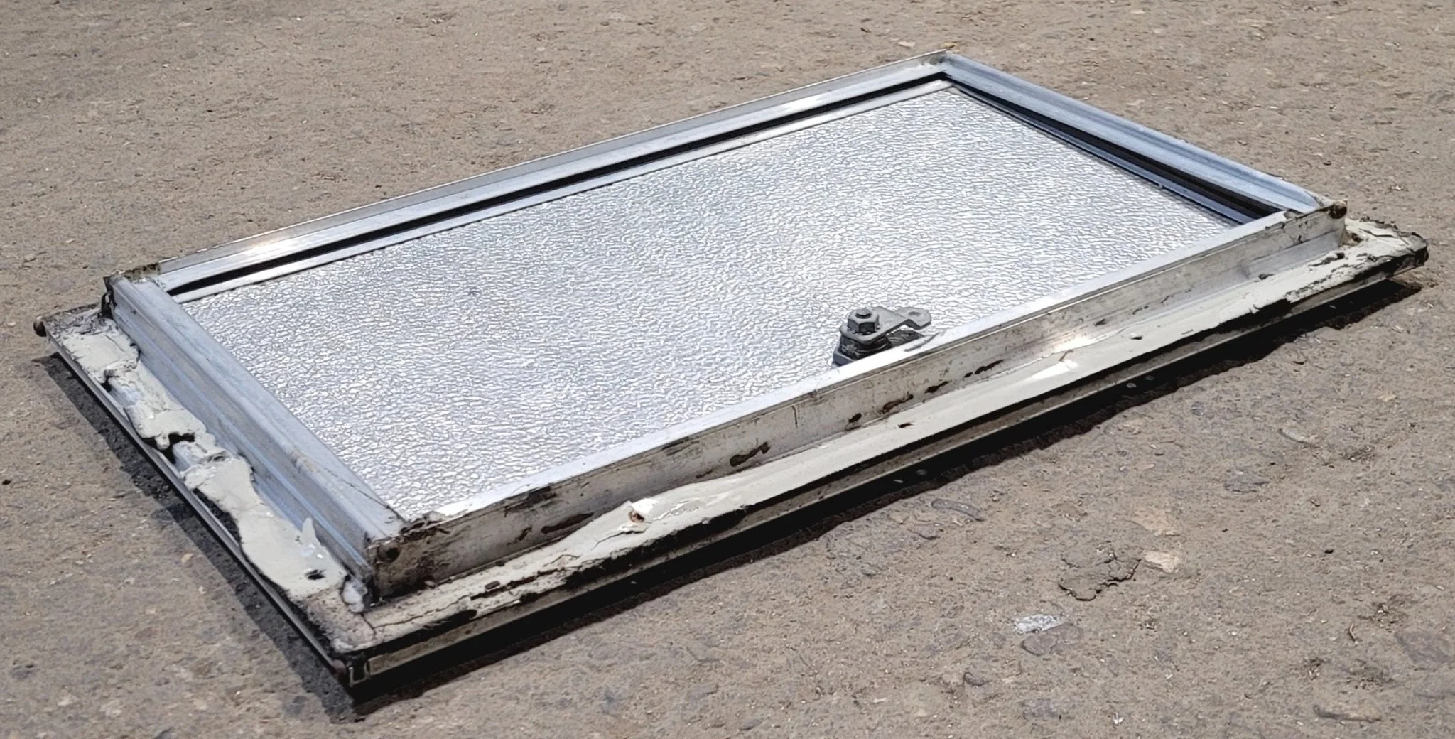 Used Square Cornered Cargo Door 18" x 10 5/8" x 3/4"D - Image 3