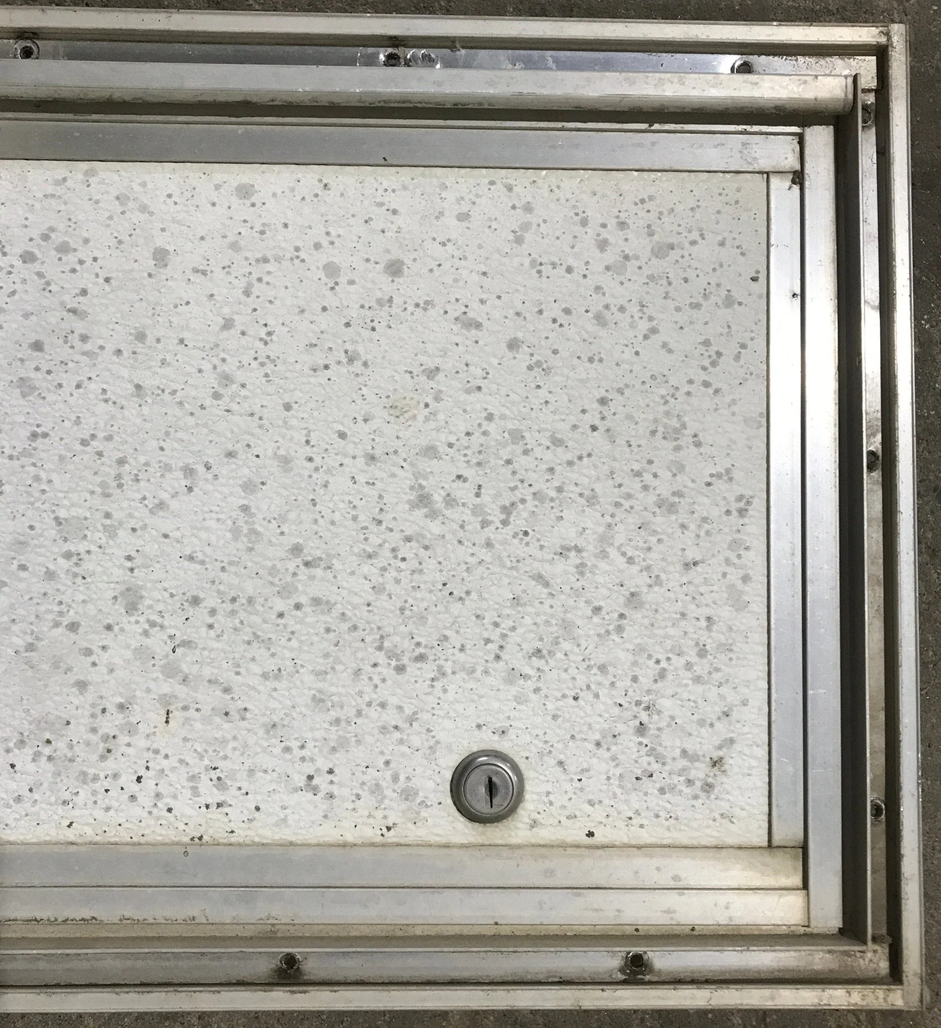 Used Square Cornered Cargo Door - 19 3/4" x 10 1/2" x 3/4" D - Image 4