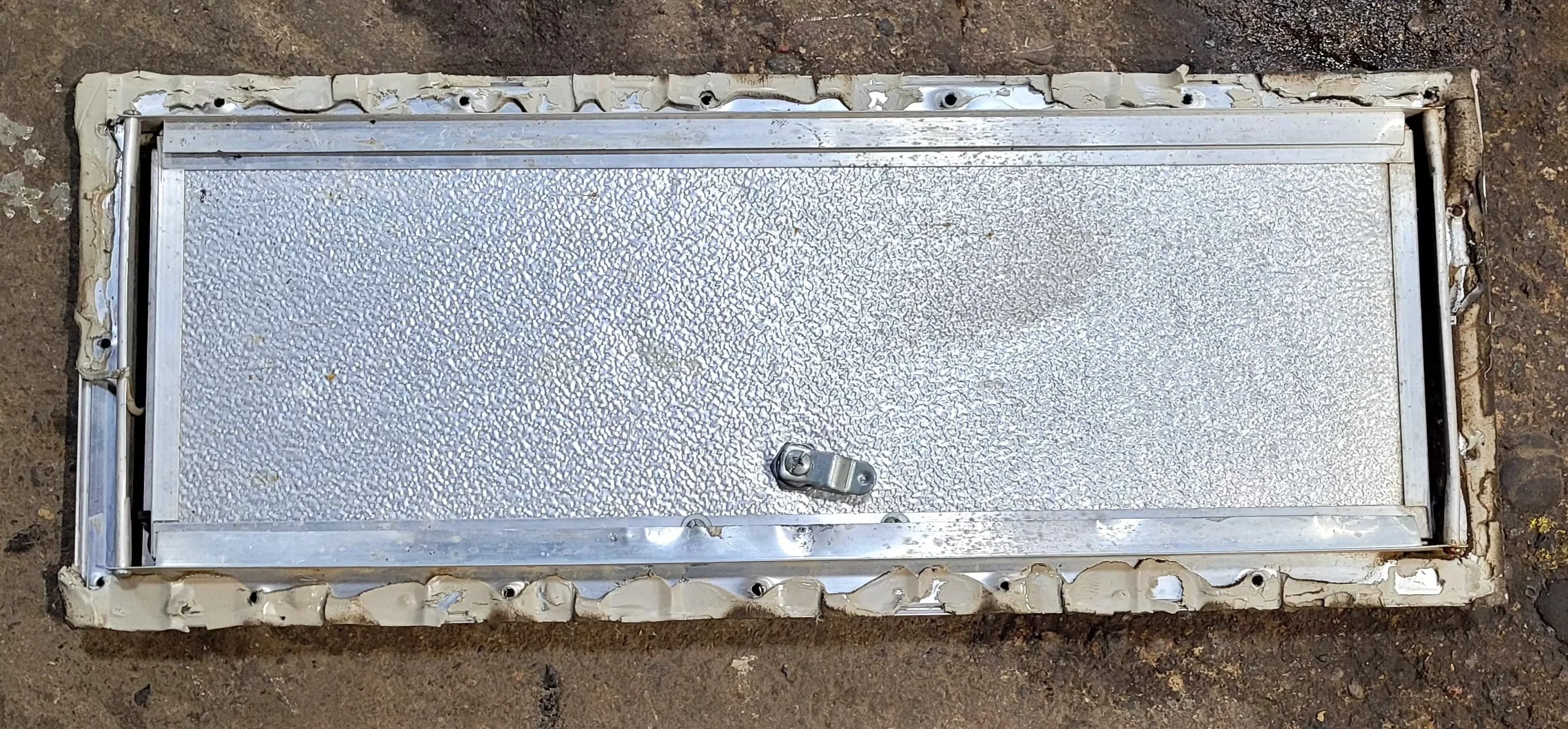 Used Square Cornered Cargo Door 24" x 8 1/4" x 3/4" D - Image 4