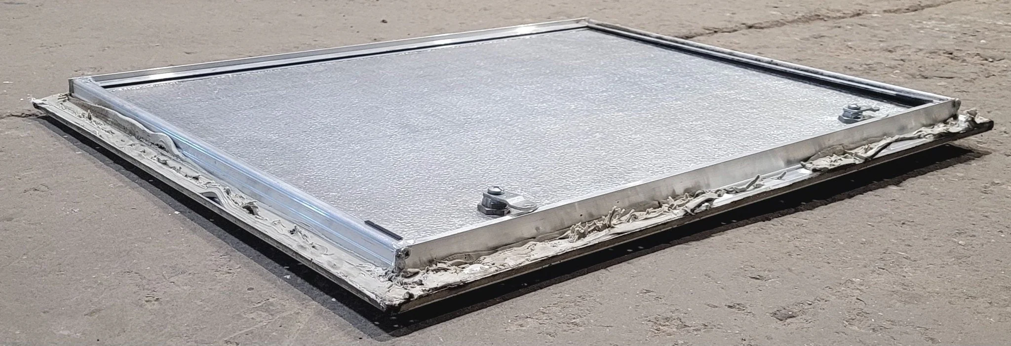 Used Square Cornered Cargo Door 25 3/4" x 19 3/4" x 3/4"D - Image 3