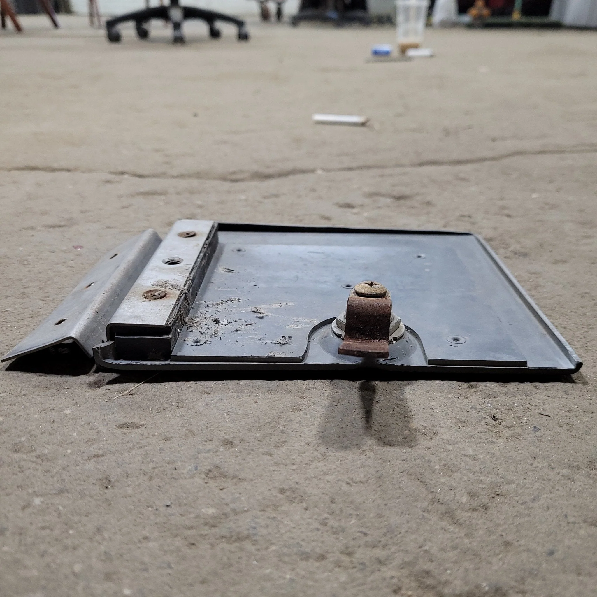 Used Square Locking Gas Access Door - Image 3