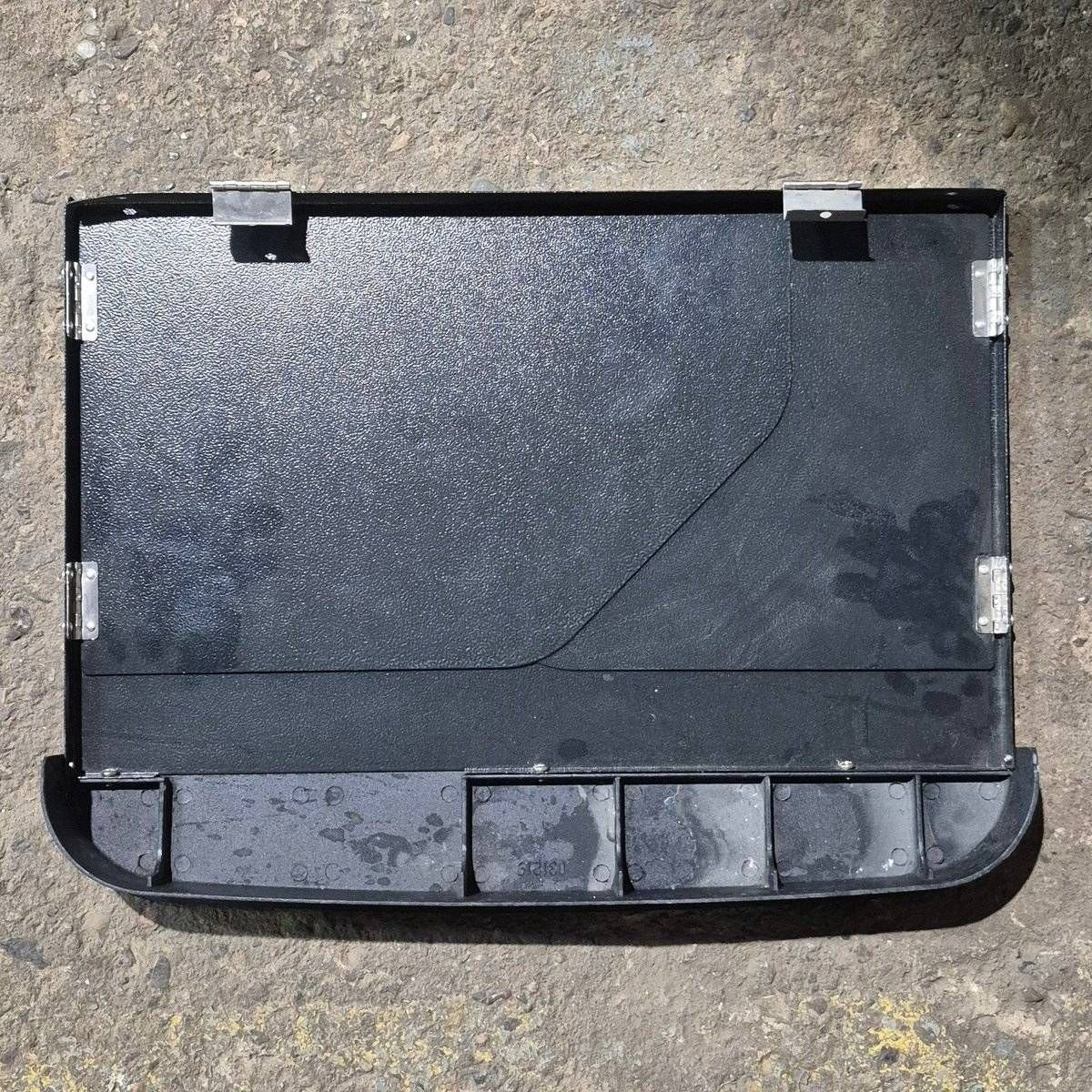 Used Suburban Cooktop Bi-Fold Cover - 2947ABK - Image 2