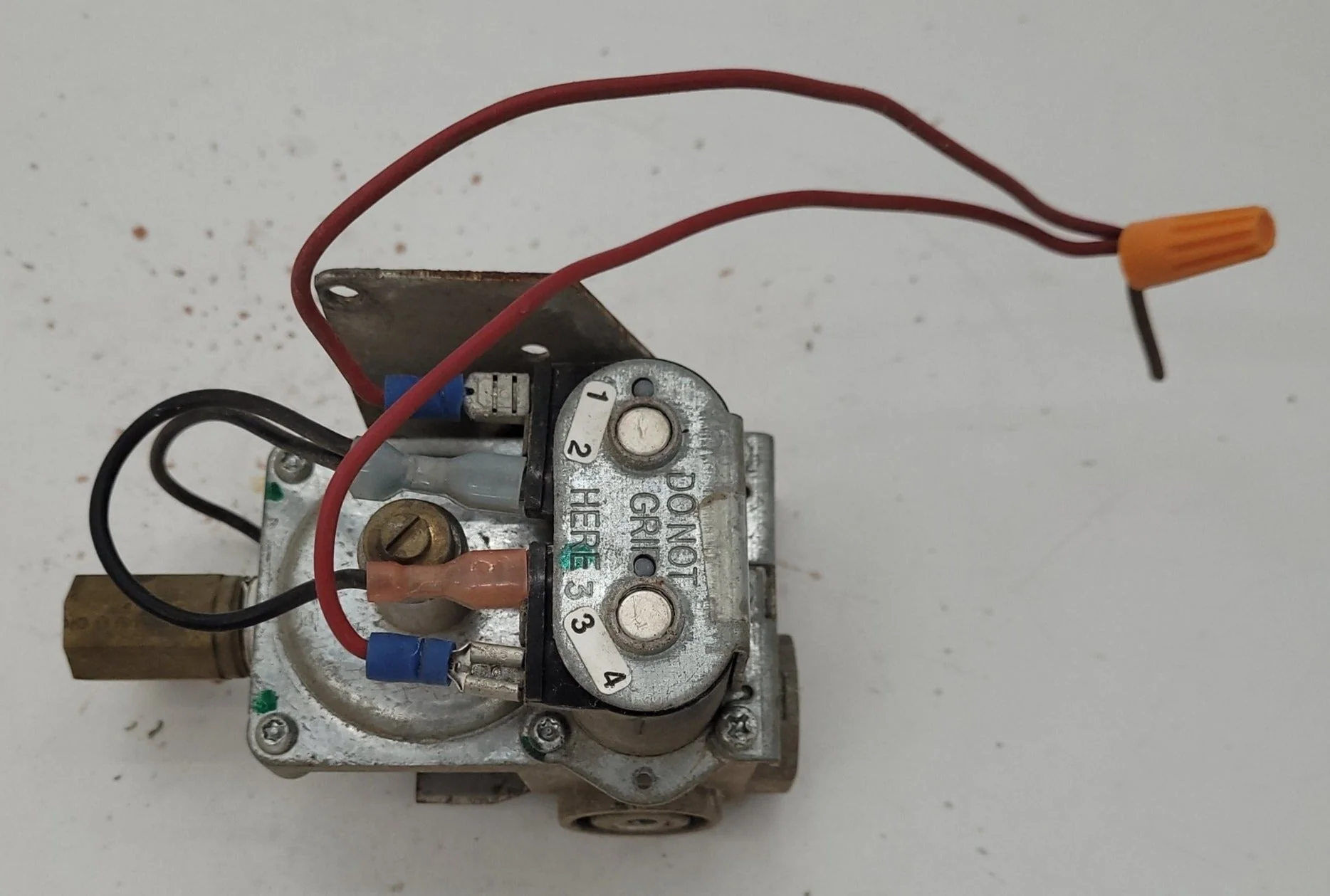 Used Suburban 161109 DSI Gas Valve 25M16V