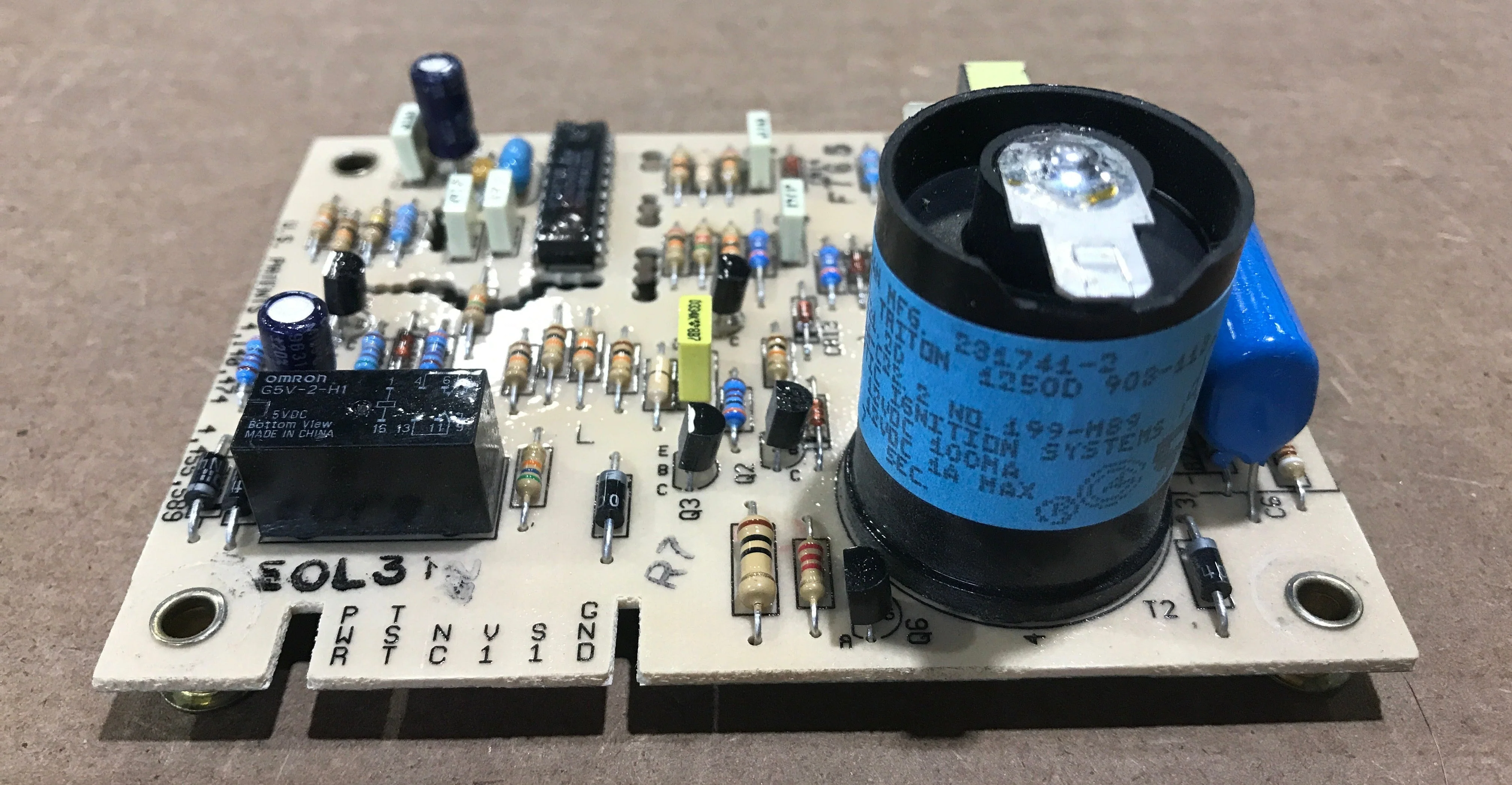 Used Suburban (Fenwal) Ignitor Control Board - 231741-2 - Image 3