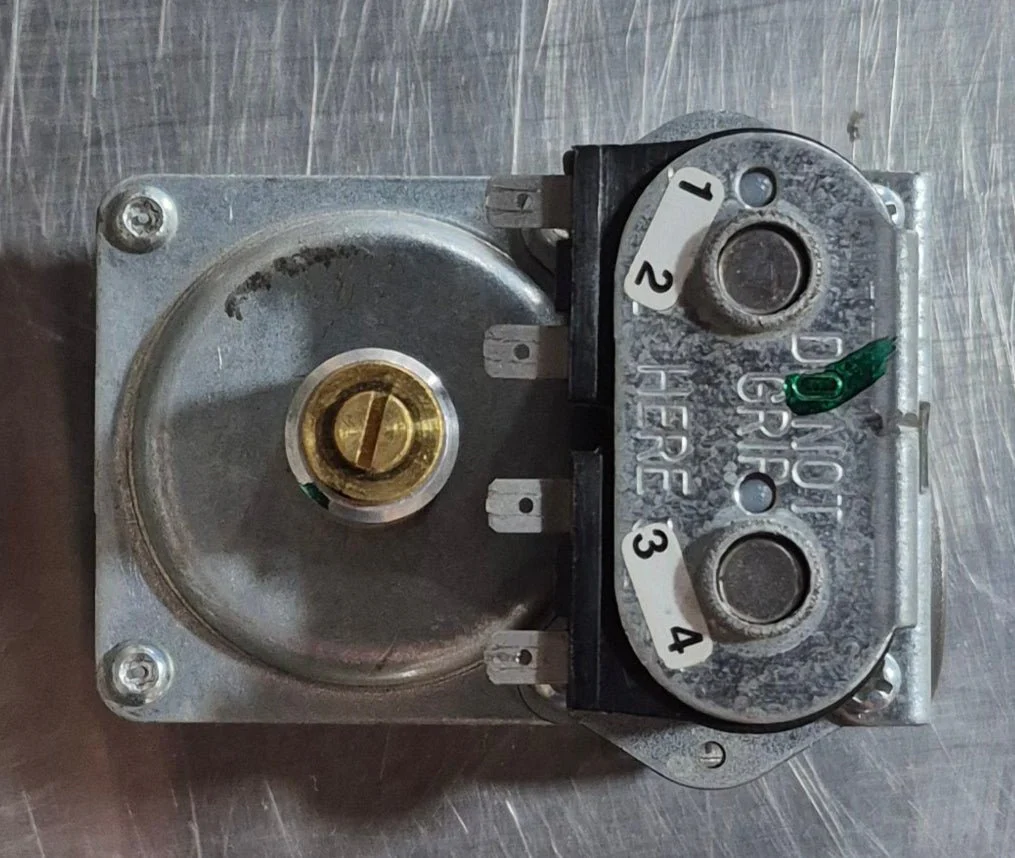 Used Suburban Furnace Gas Valve - 161122