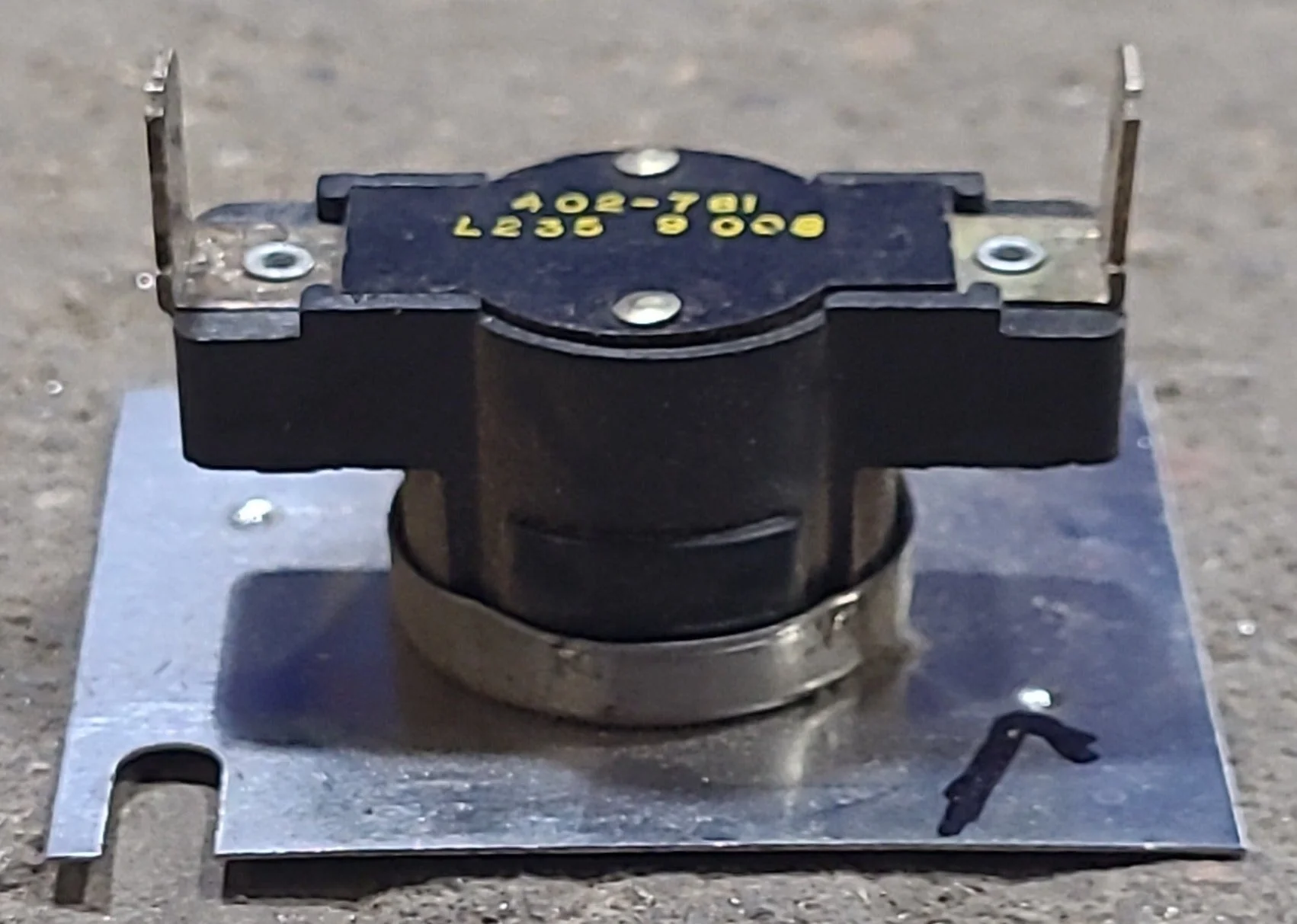 Used Suburban Furnace Limit Switch 235 Degree 231244 - Image 3