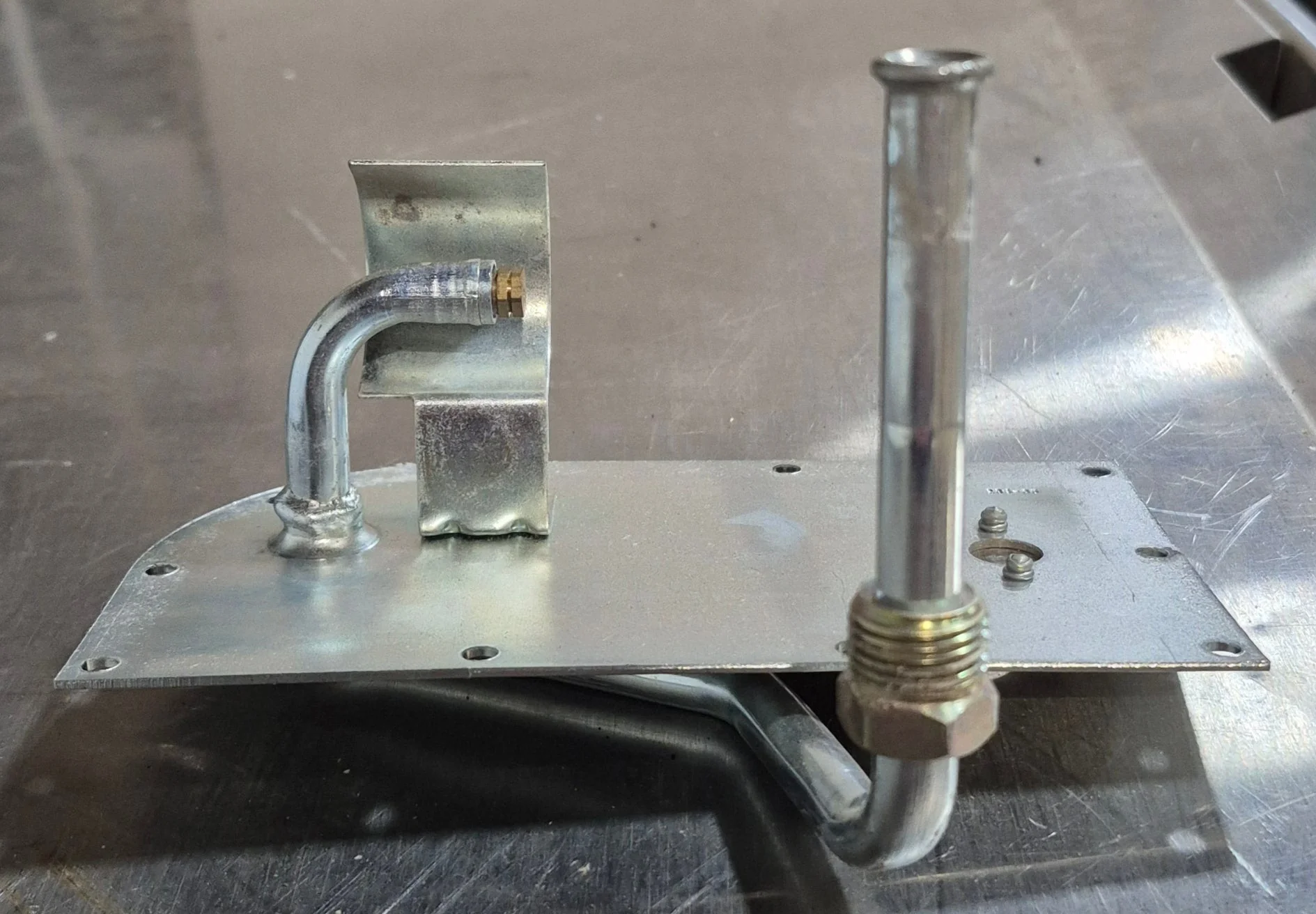 Used Suburban Furnace Manifold Assembly 171596 - Image 4