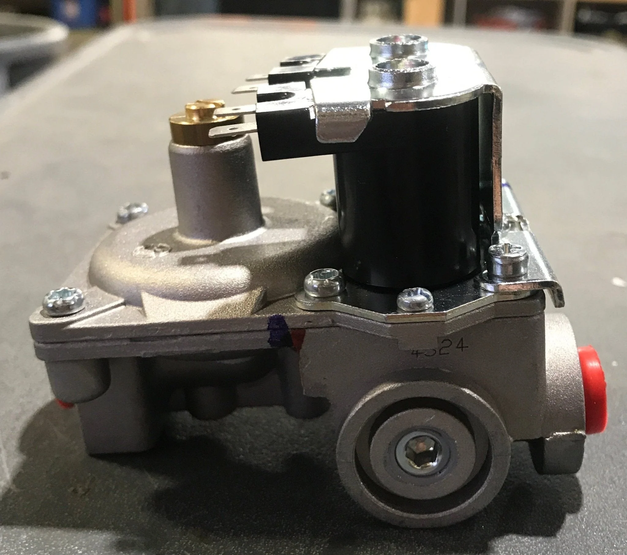 Used Suburban Water Heater DSI Gas Valve - 161109MC , BZA10A - Image 4