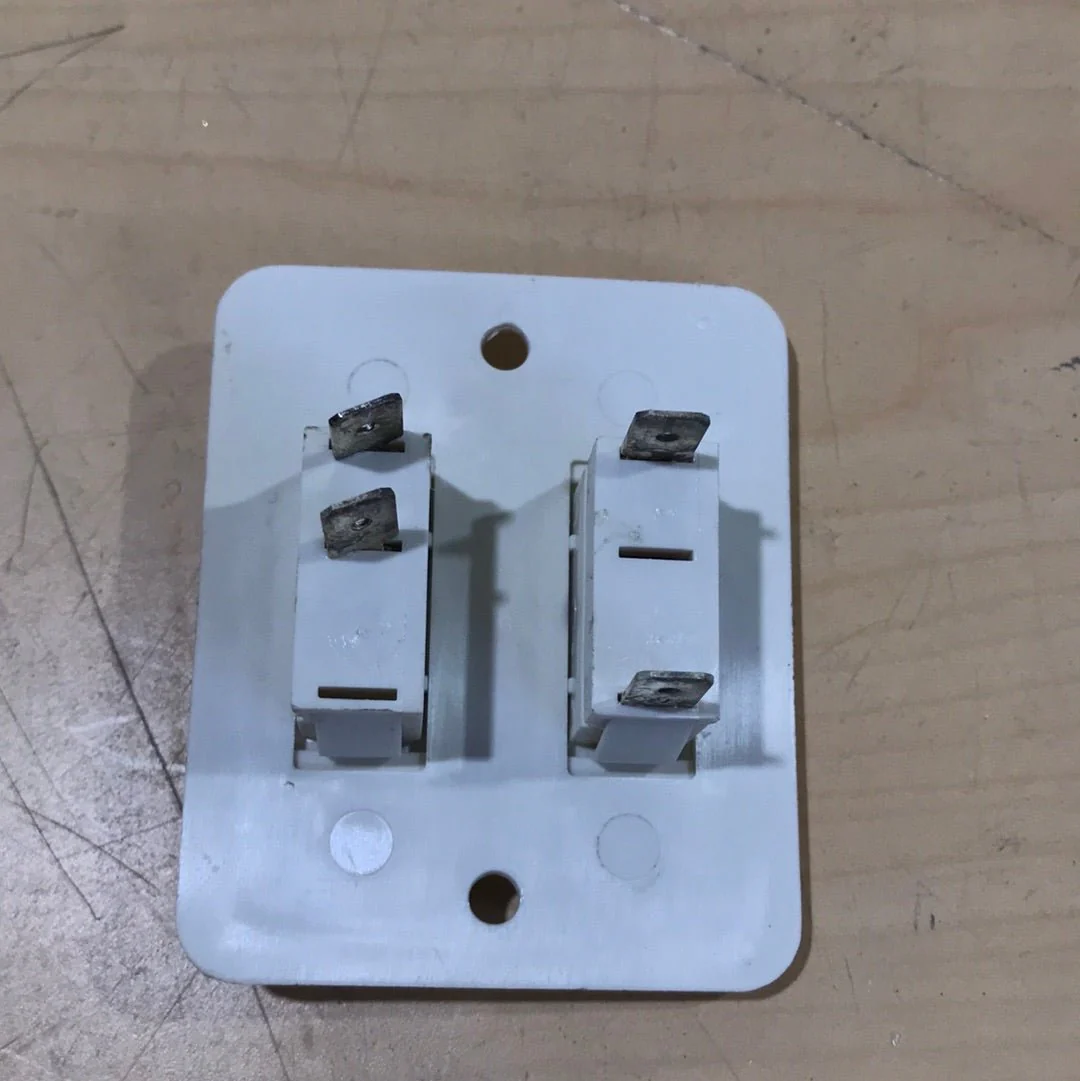USED SUBURBAN WATER HEATER SWITCH 09-0127 (234229) - Image 2