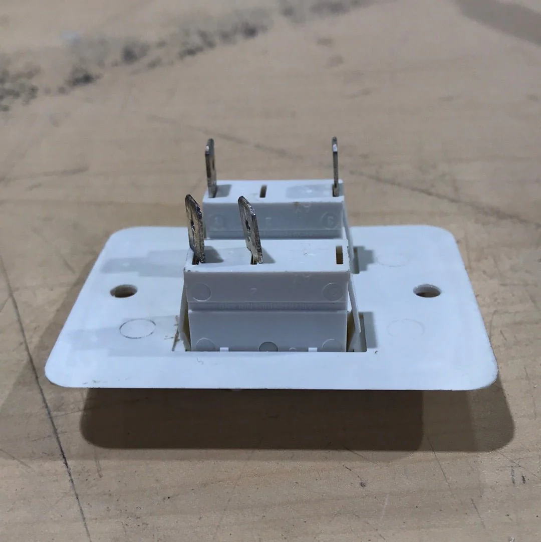 USED SUBURBAN WATER HEATER SWITCH 09-0127 (234229) - Image 3