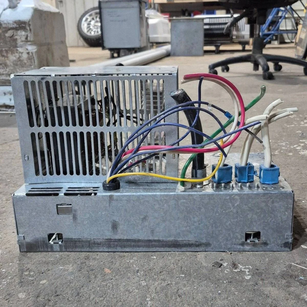 Used System Monitors, 32 AMP Converter - TNC320D - Image 5