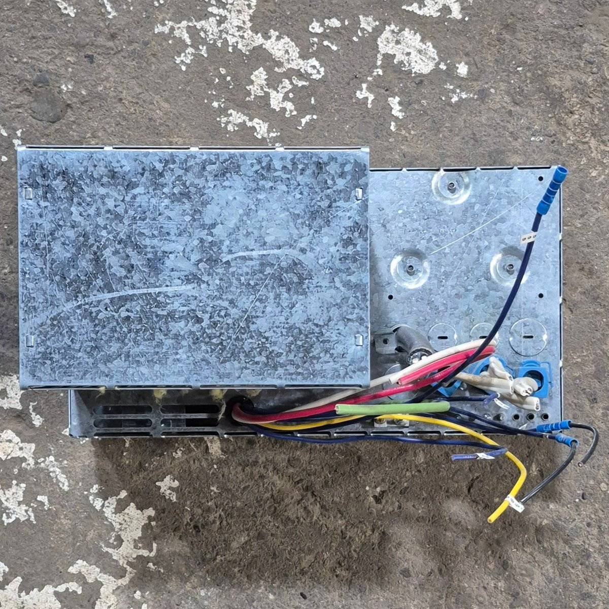 Used System Monitors, 32 AMP Converter - TNC320D - Image 5