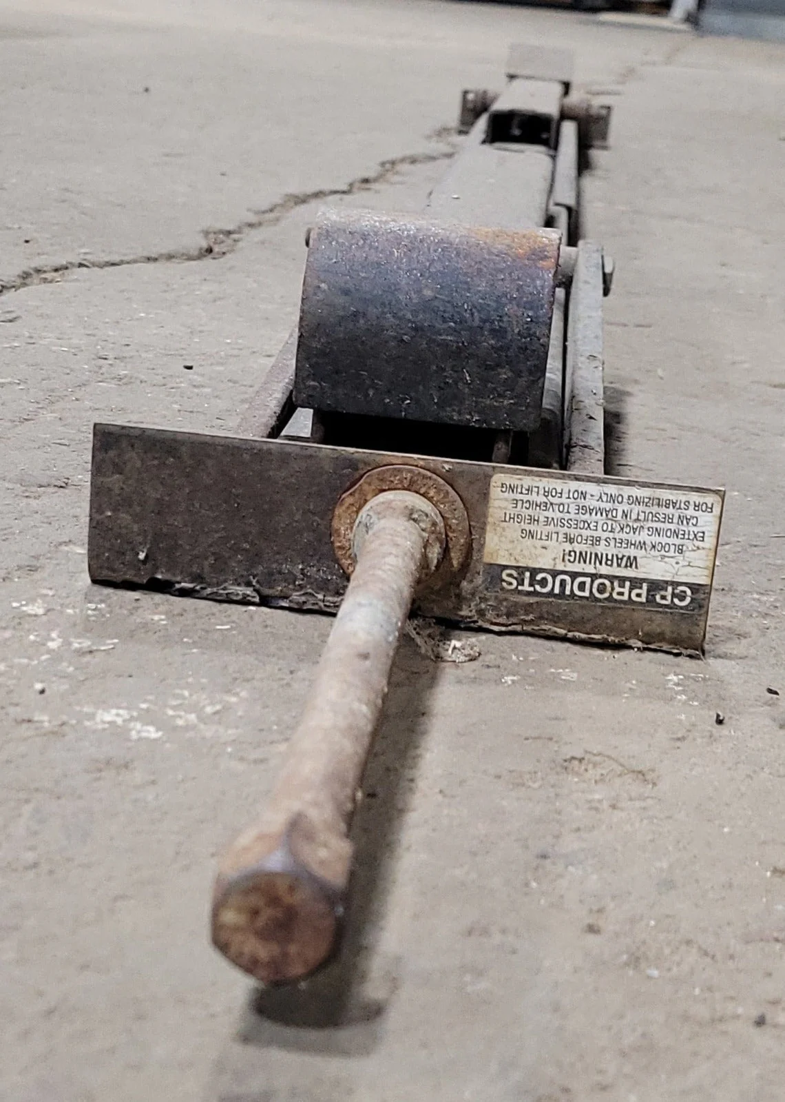 Used Telescopic Stabilizer Jack 64" - Image 2