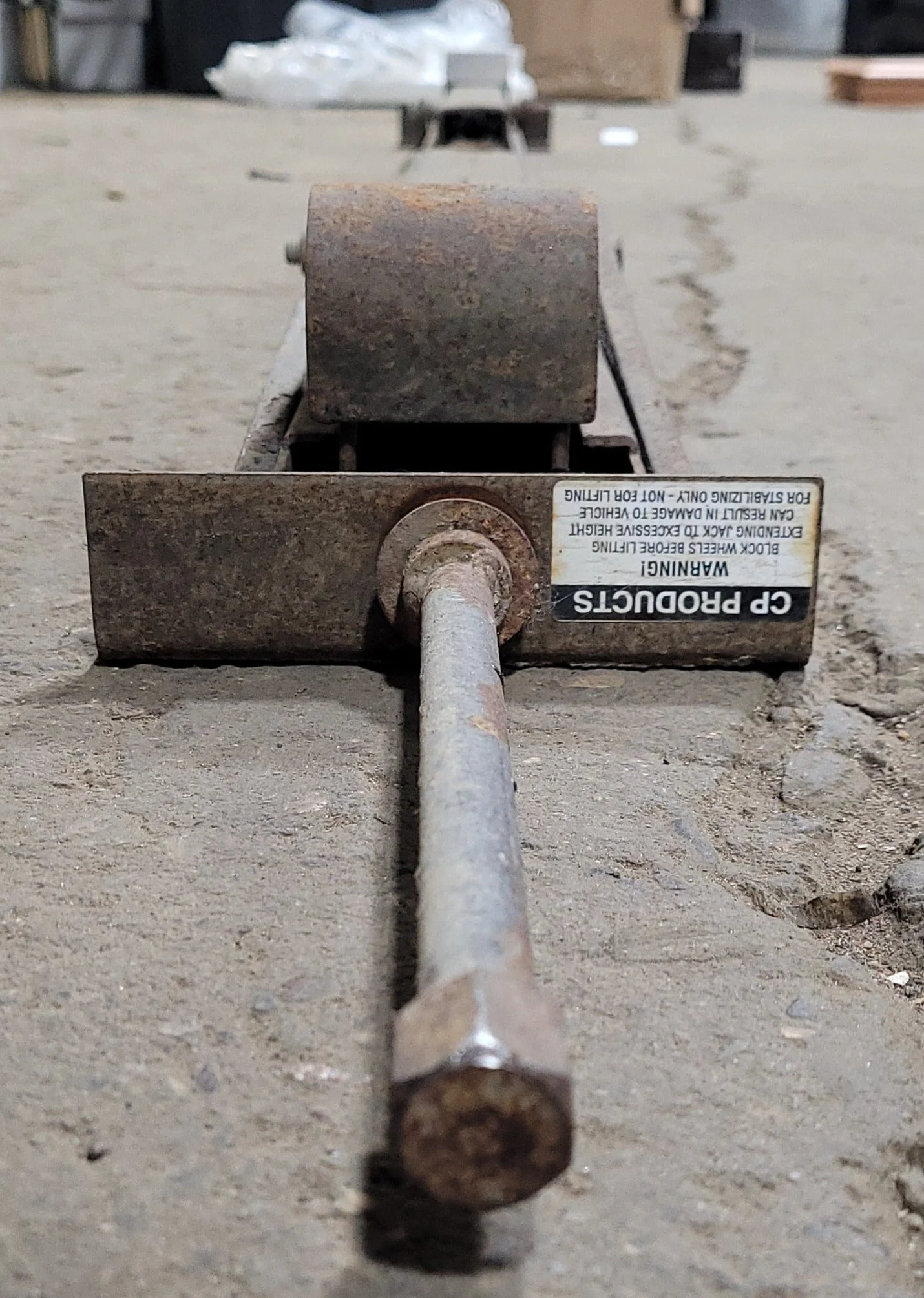 Used Telescopic Stabilizer Jack 64" - Image 3