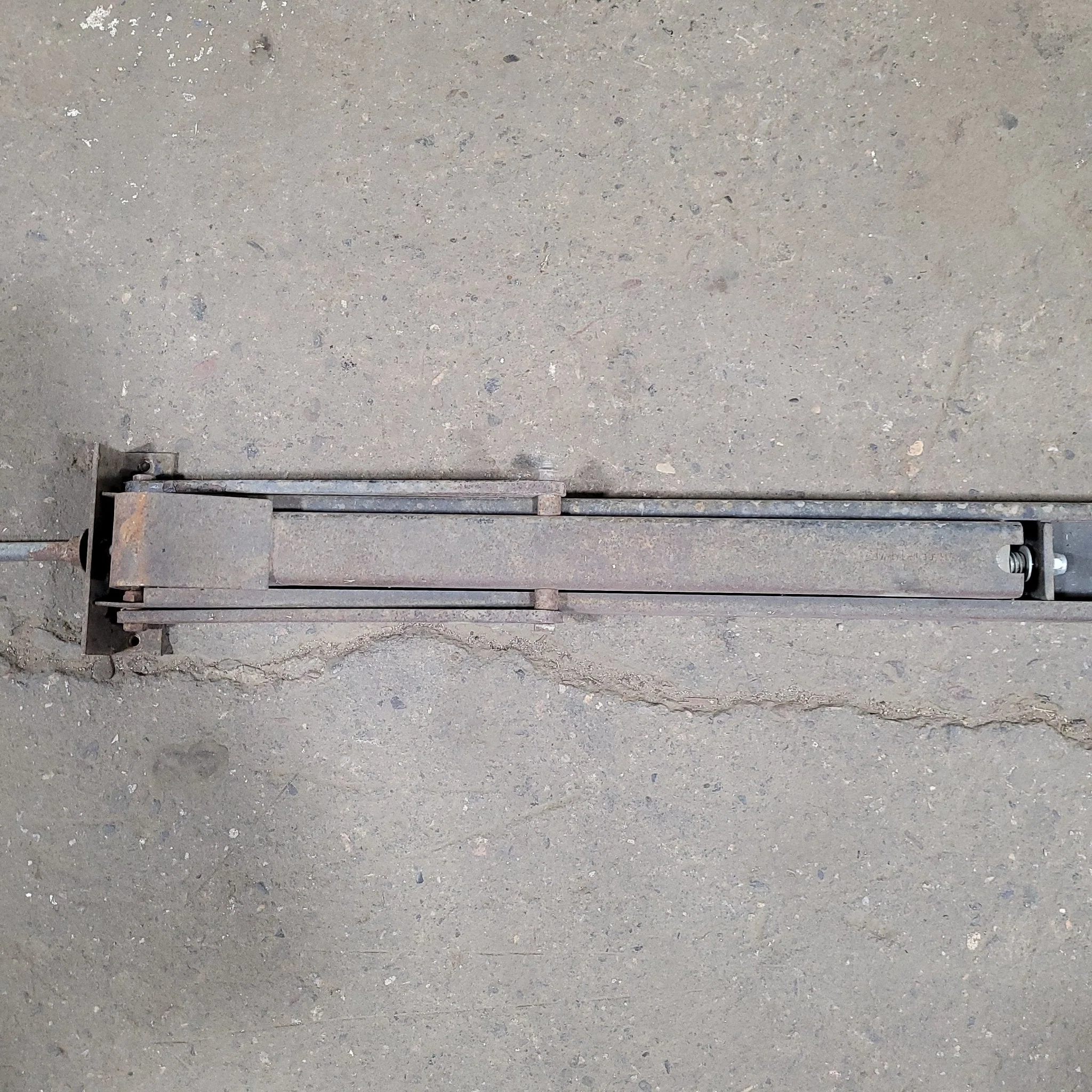 Used Telescopic Stabilizer Jack 64" - Image 5
