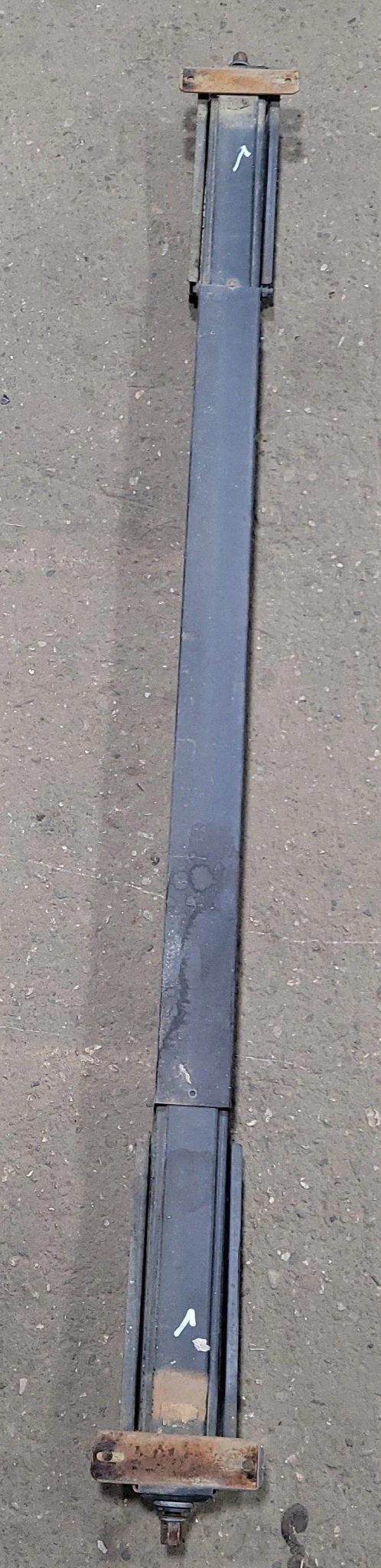 Used Telescopic Stabilizer Jack 75 1/2"