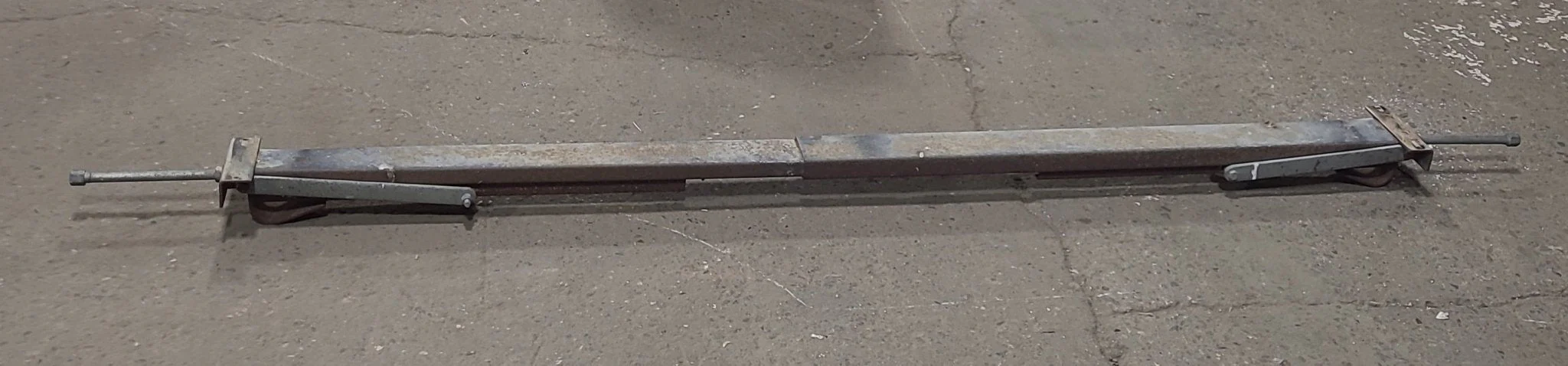 Used Telescopic Stabilizer Jack 88 1/2"