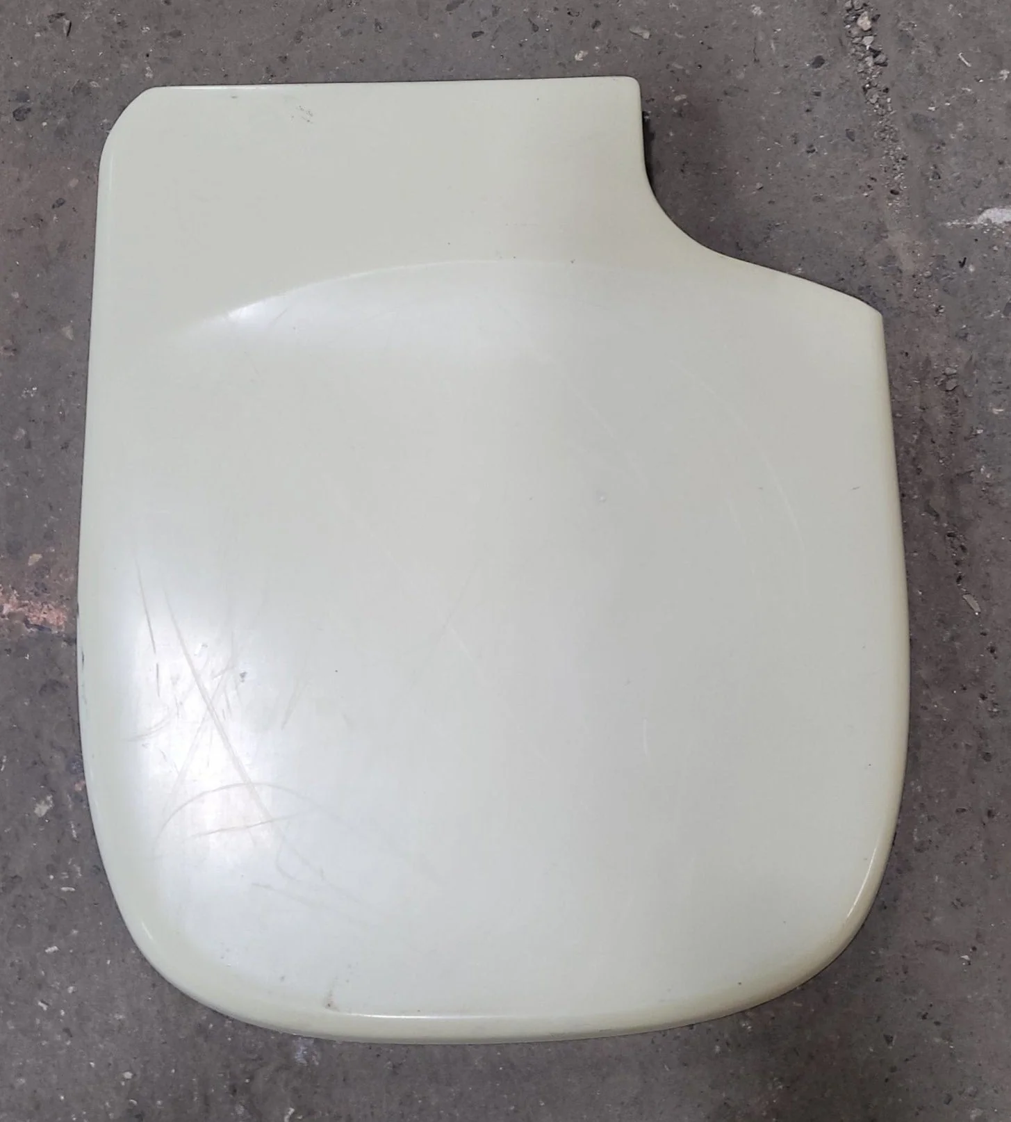 Used Thetford AM III Toilet Seat Seat & Cover Replacement - 09500 - 20932 - Image 2