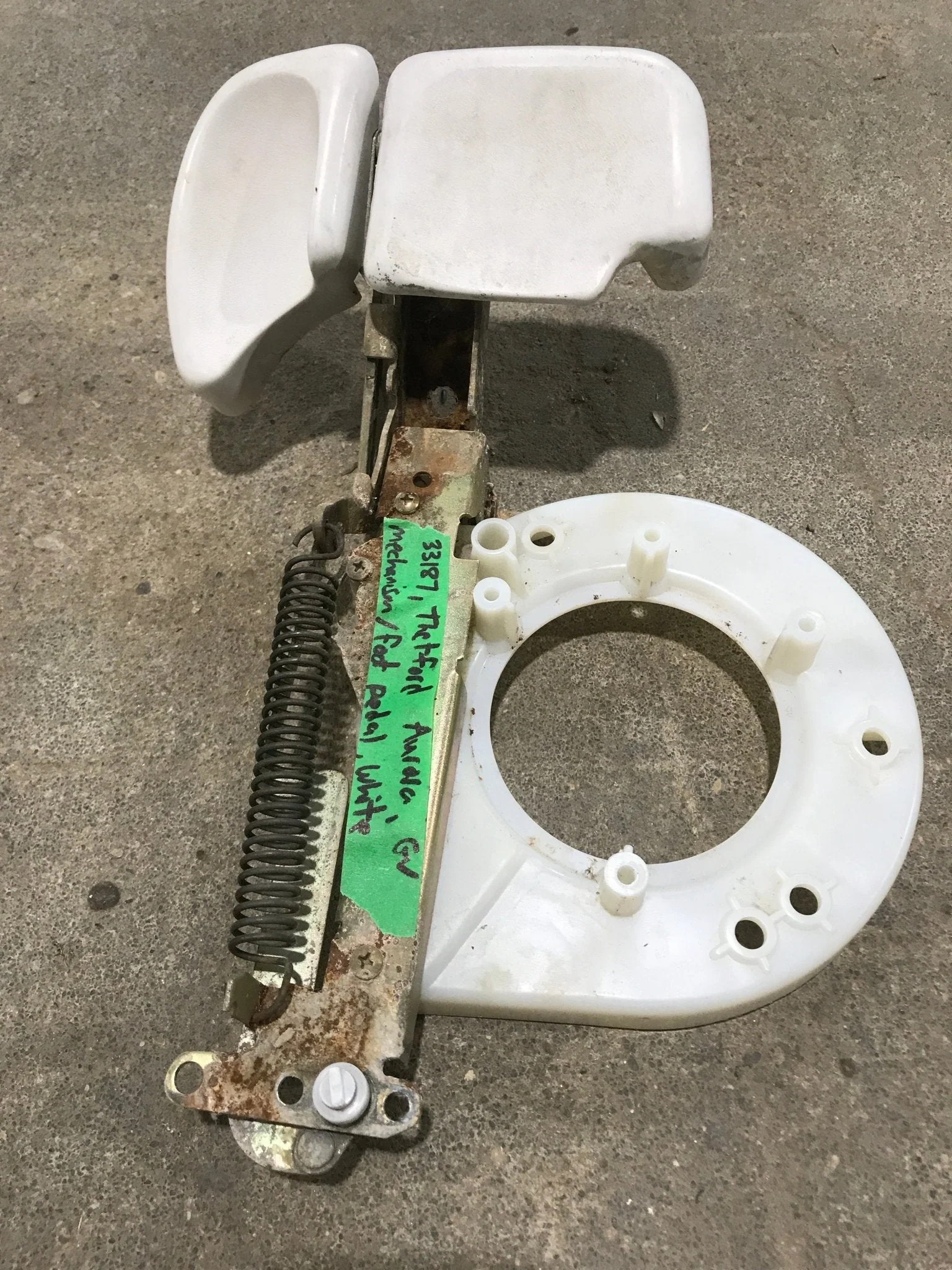 Used Thetford Toilet Flush Foot Pedal Mechanism - 33187 - Image 3