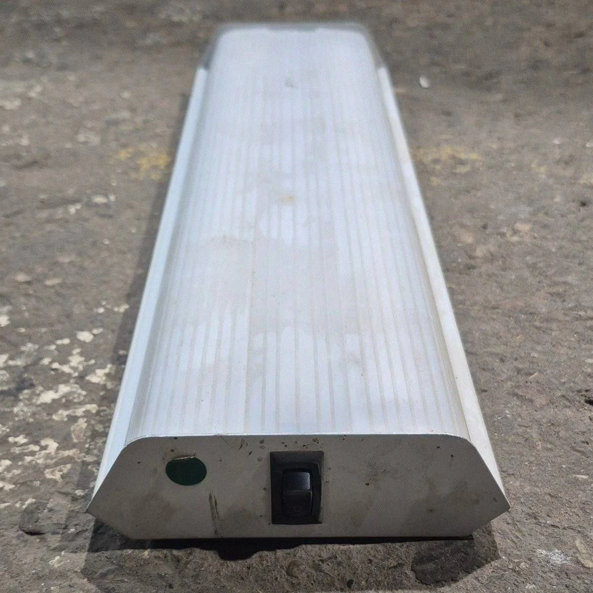 Used Thin-Lite Dual Fluorescent Light Fixture - Model 134 - Image 5